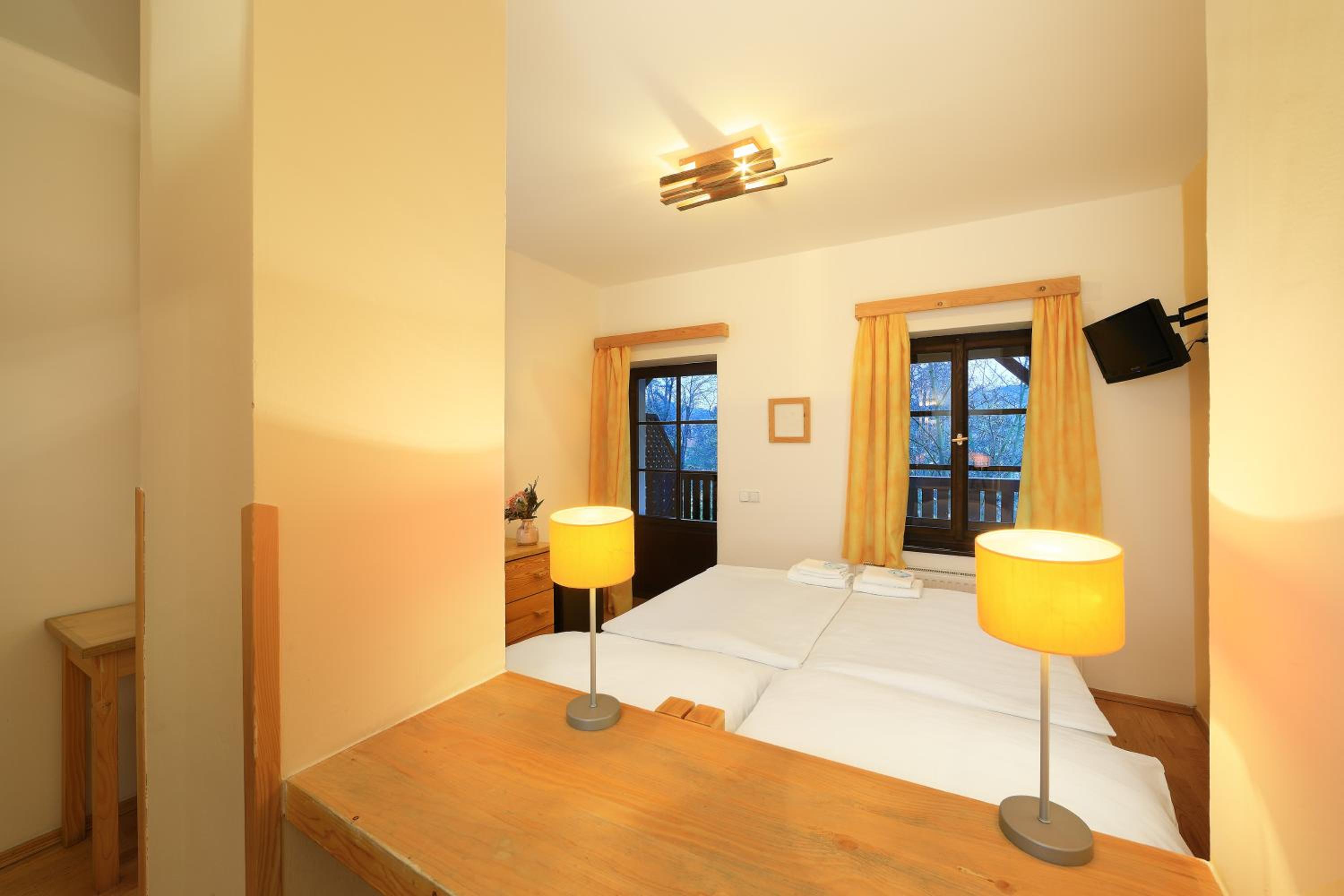 Deluxe Double or Twin Room with Balcony - Photo 8