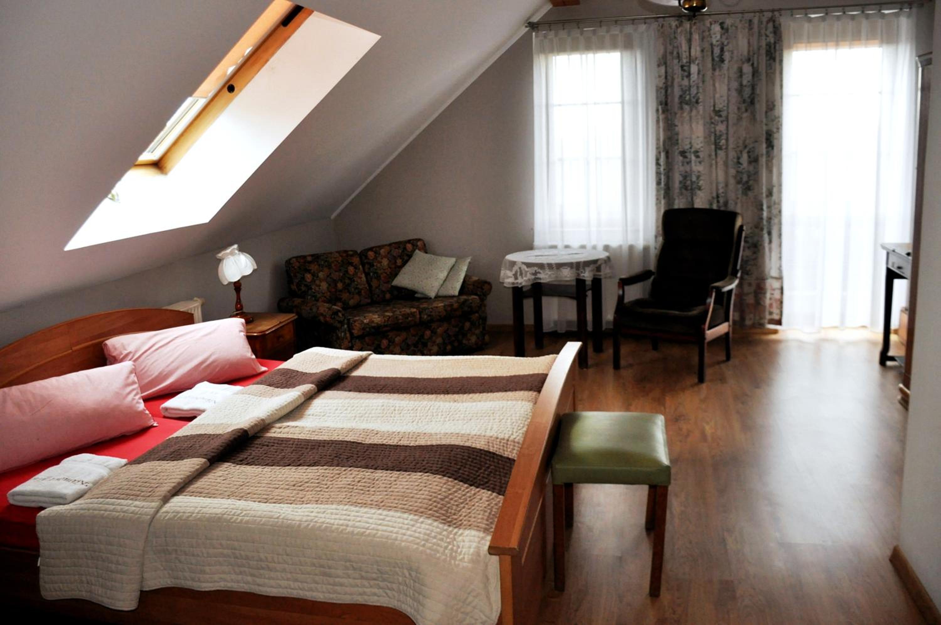 Double or Twin Room with Private Bathroom photo 3