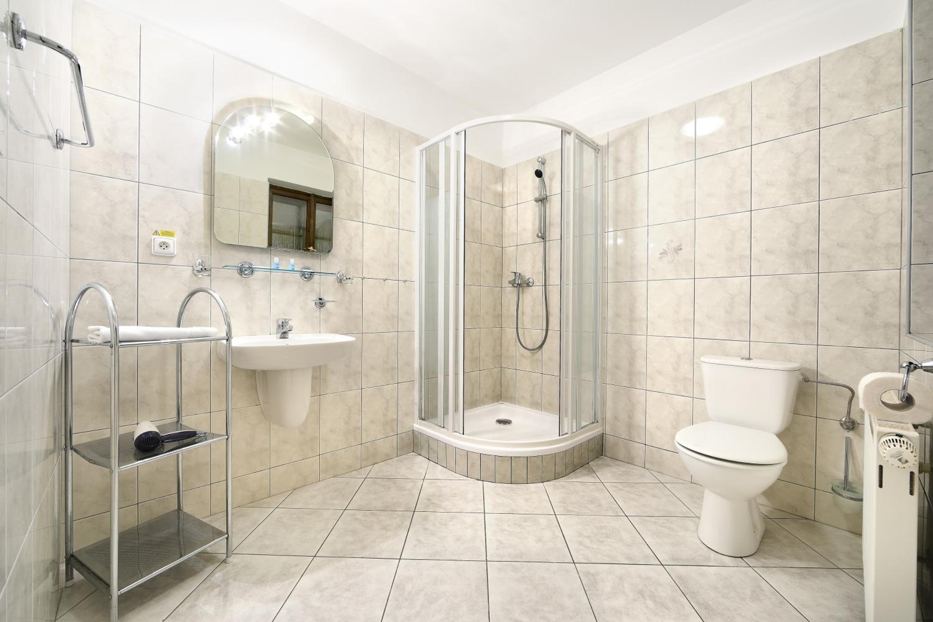 Deluxe Double or Twin Room with Balcony - Photo 6