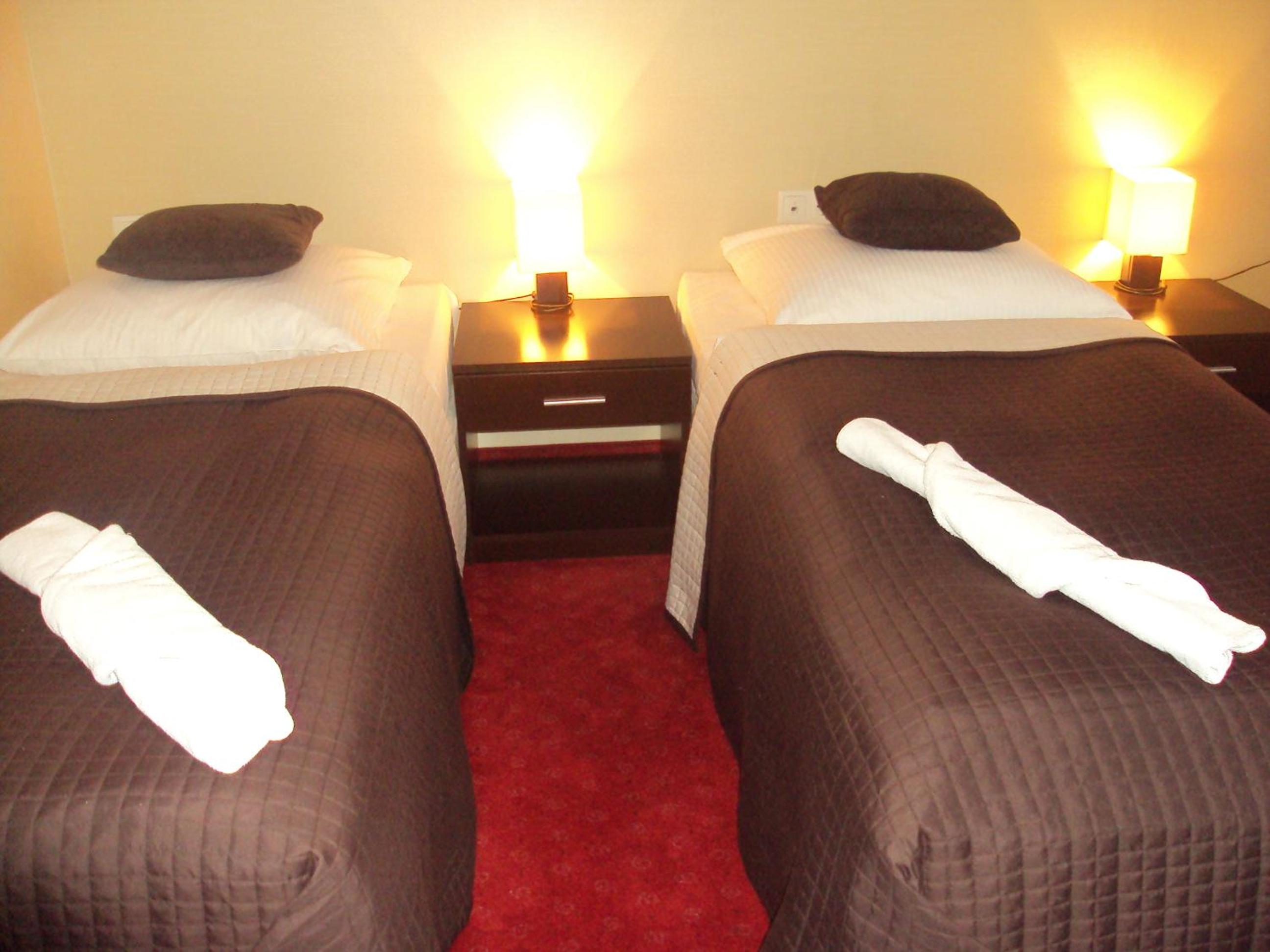 Double or Twin Room - Photo 8