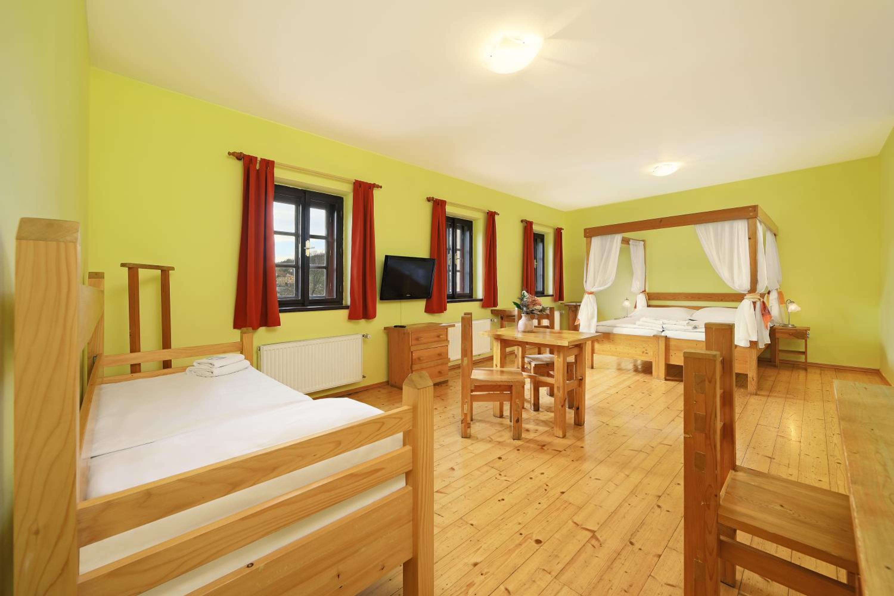 Deluxe Triple Room - Photo 13