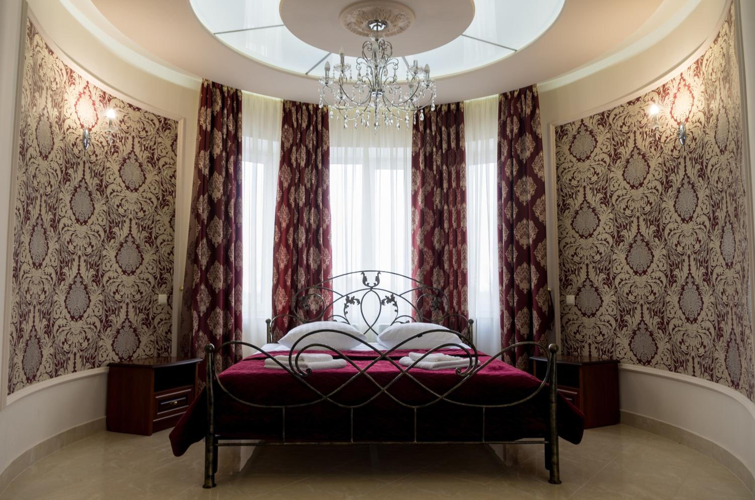 King Suite with Balcony photo 1