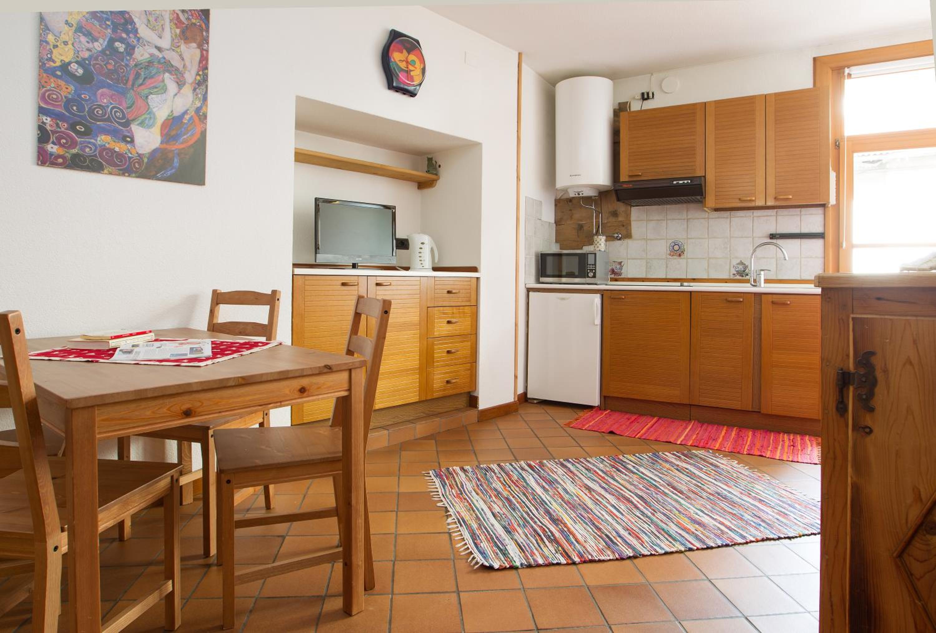 Apartment with Balcony photo 3