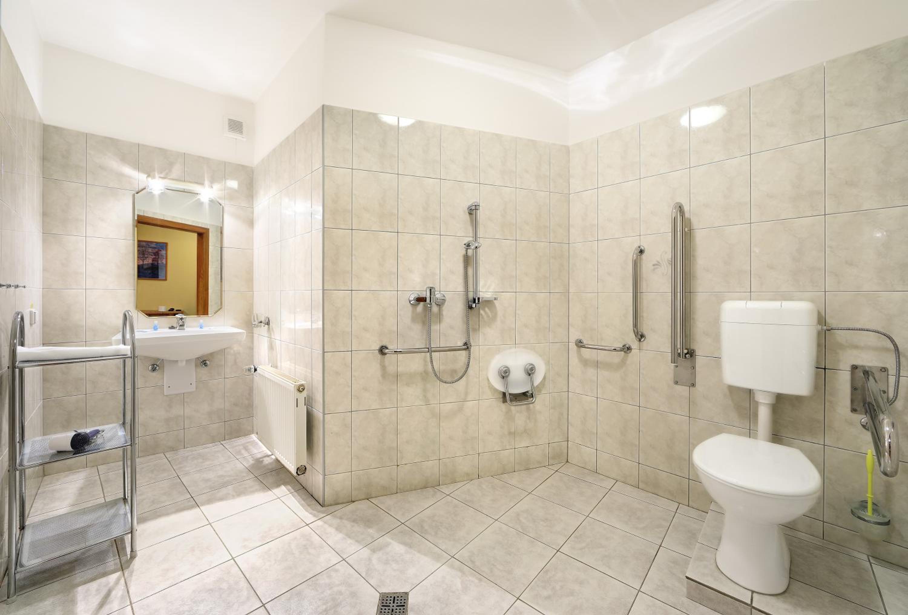Deluxe Double or Twin Room - Disability Access - Photo 15