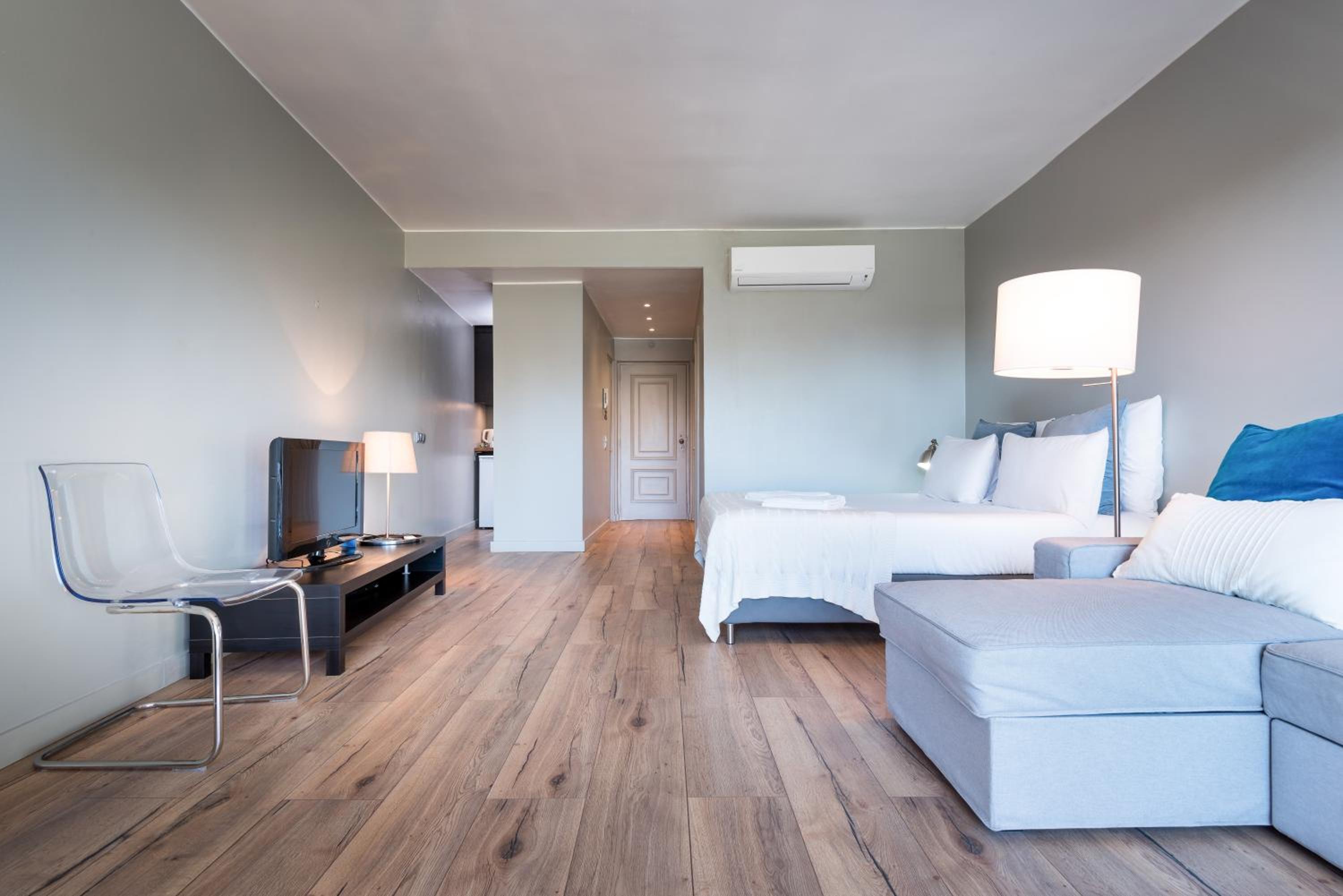 Studio Apartment with Sea View photo 3