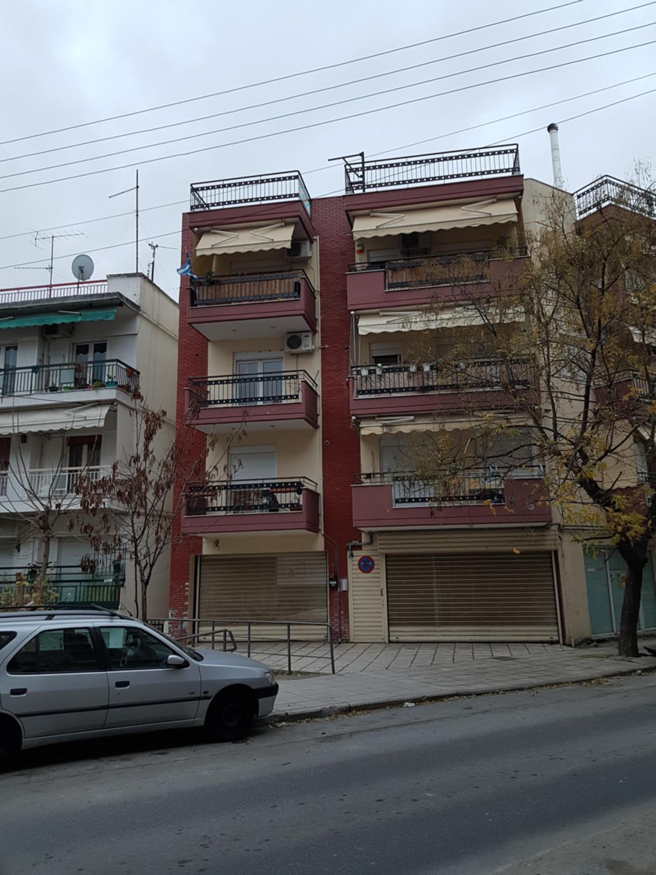 Studio Apartment - Photo 37