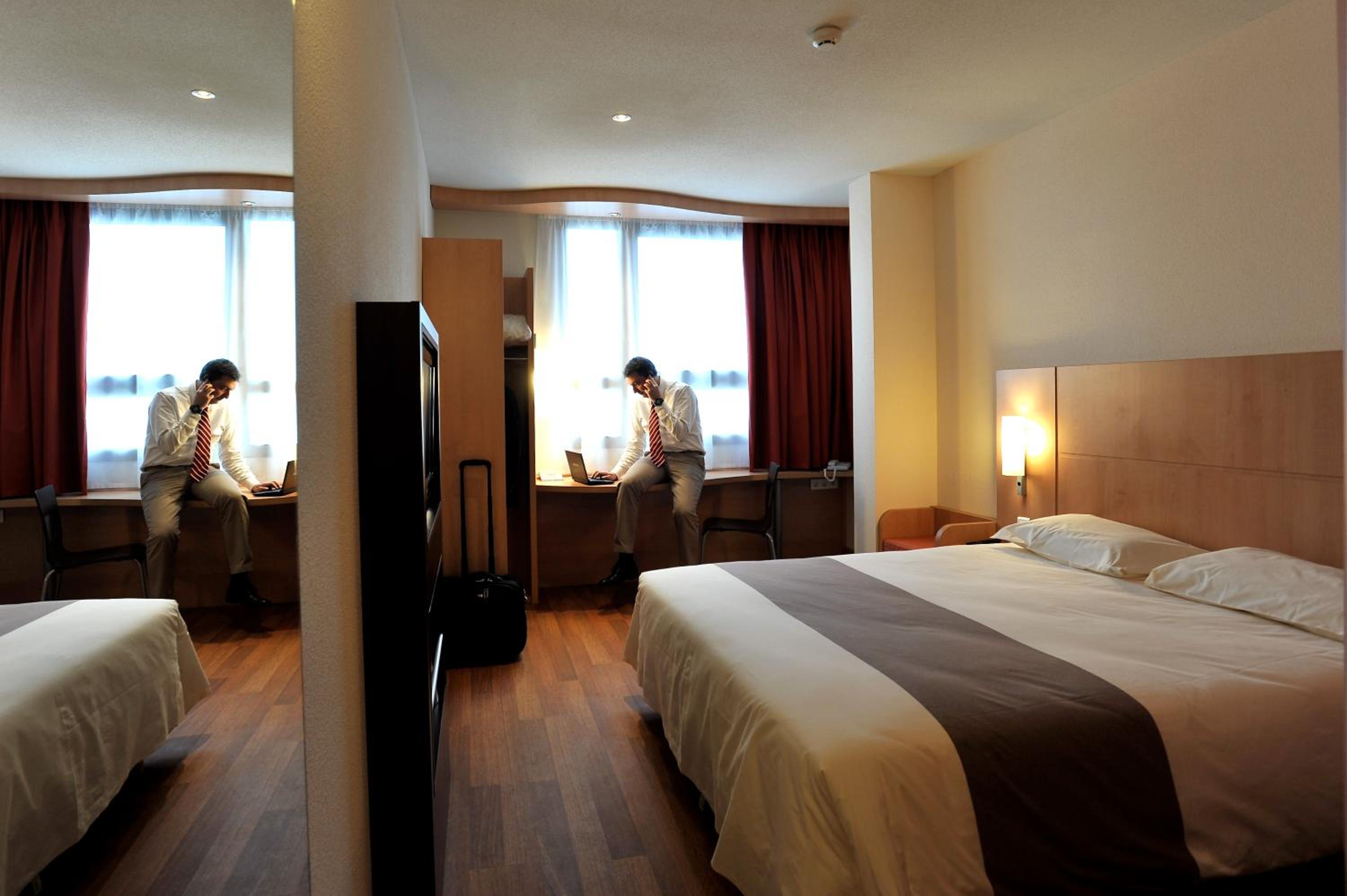 Double Room - Photo 5