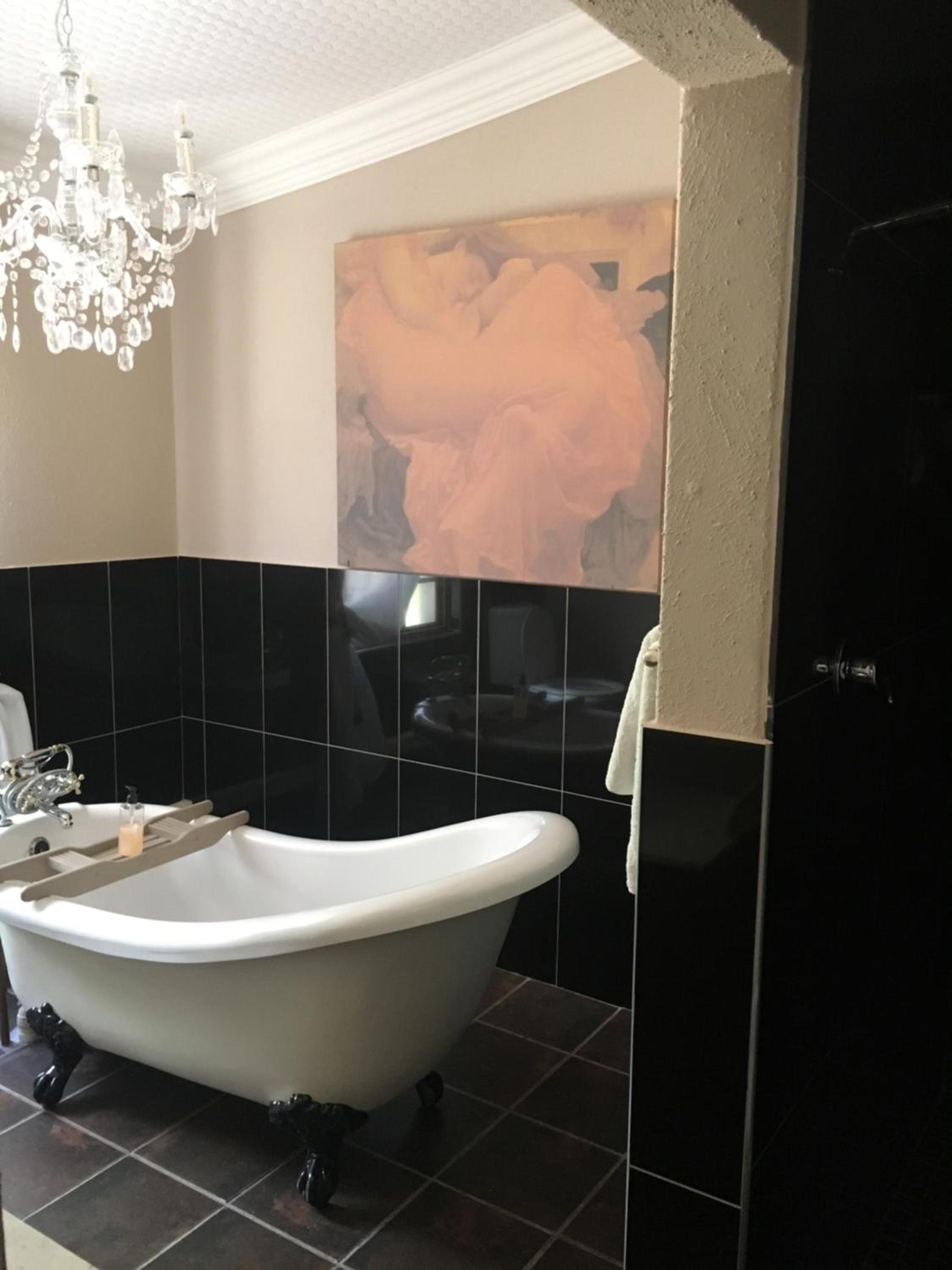 Executive Suite - Photo 11