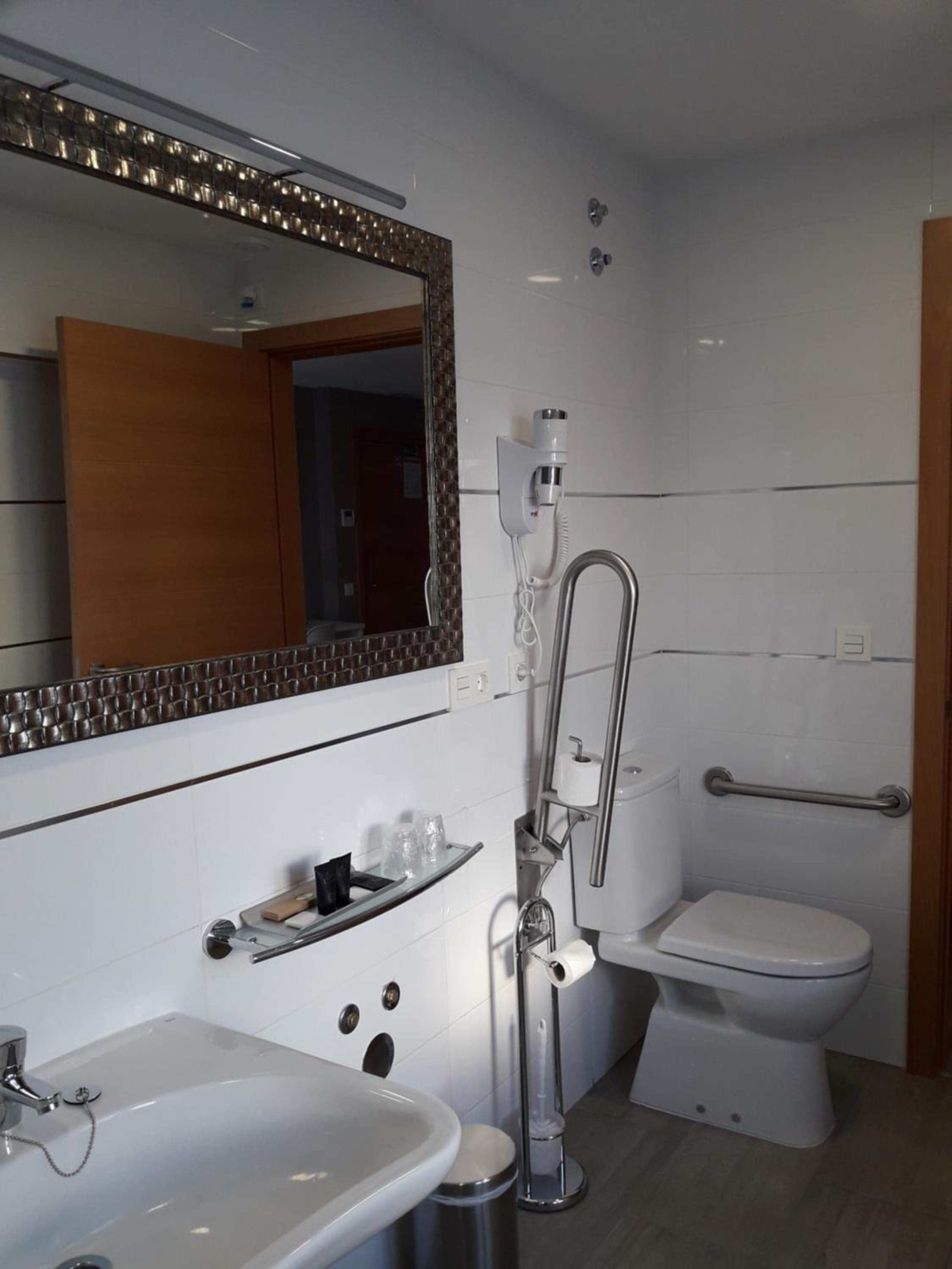 Double Room - Photo 13