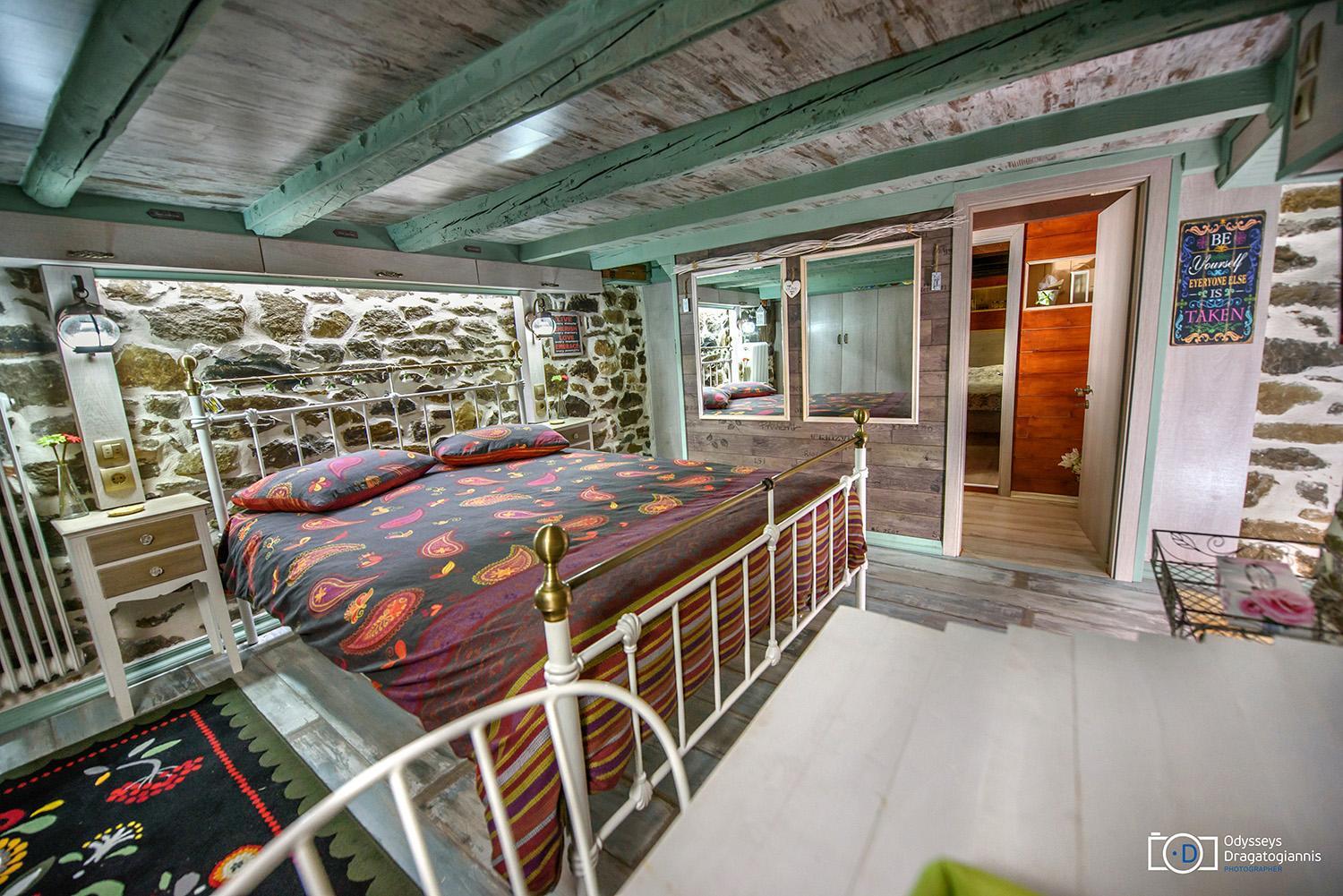 Seven-Bedroom Villa - Photo 12