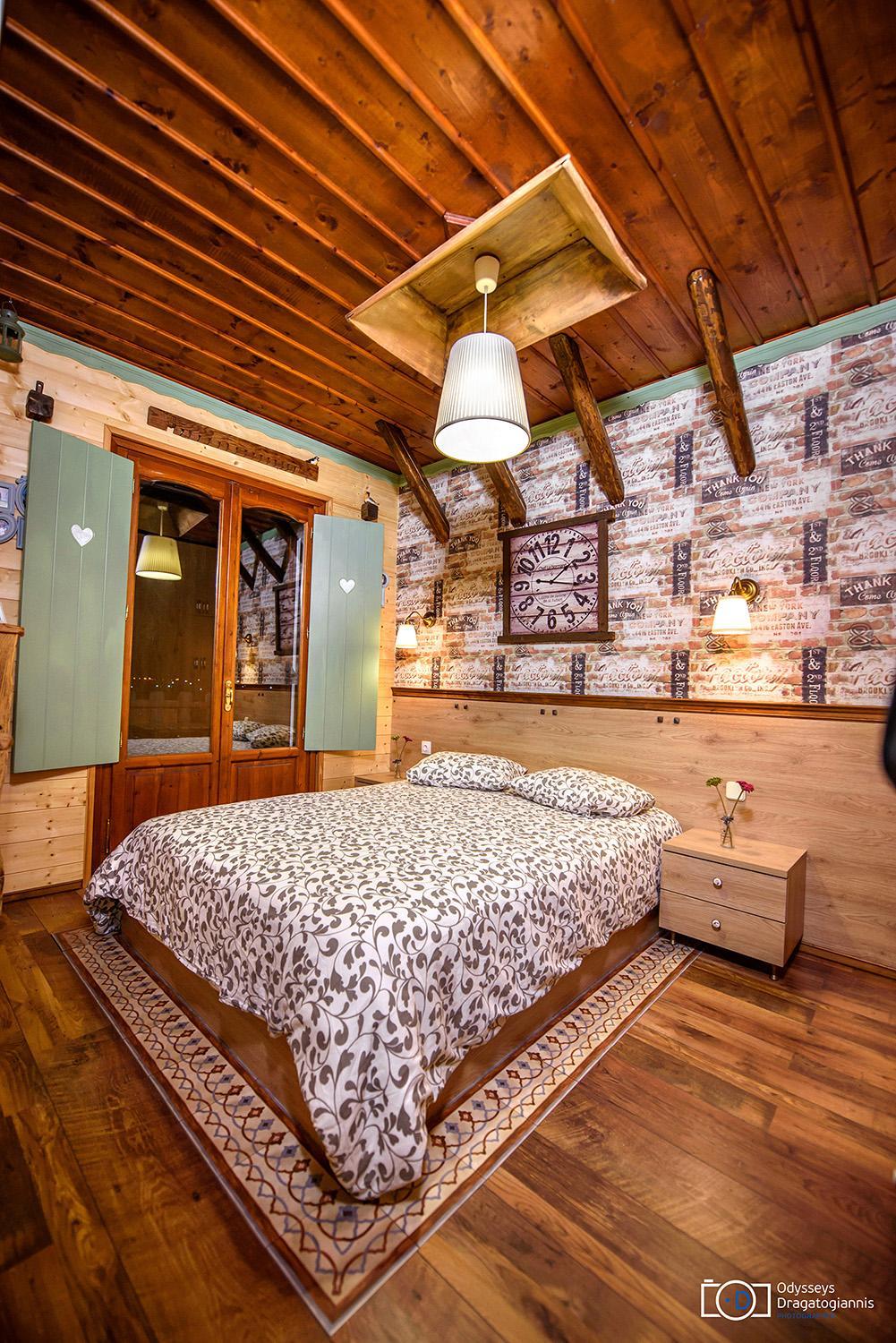 Seven-Bedroom Villa - Photo 7
