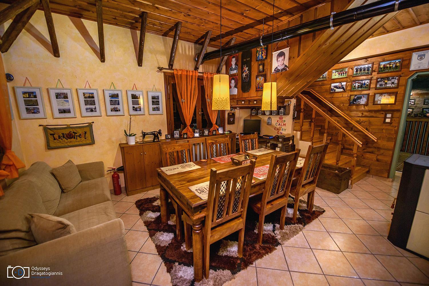 Seven-Bedroom Villa - Photo 11