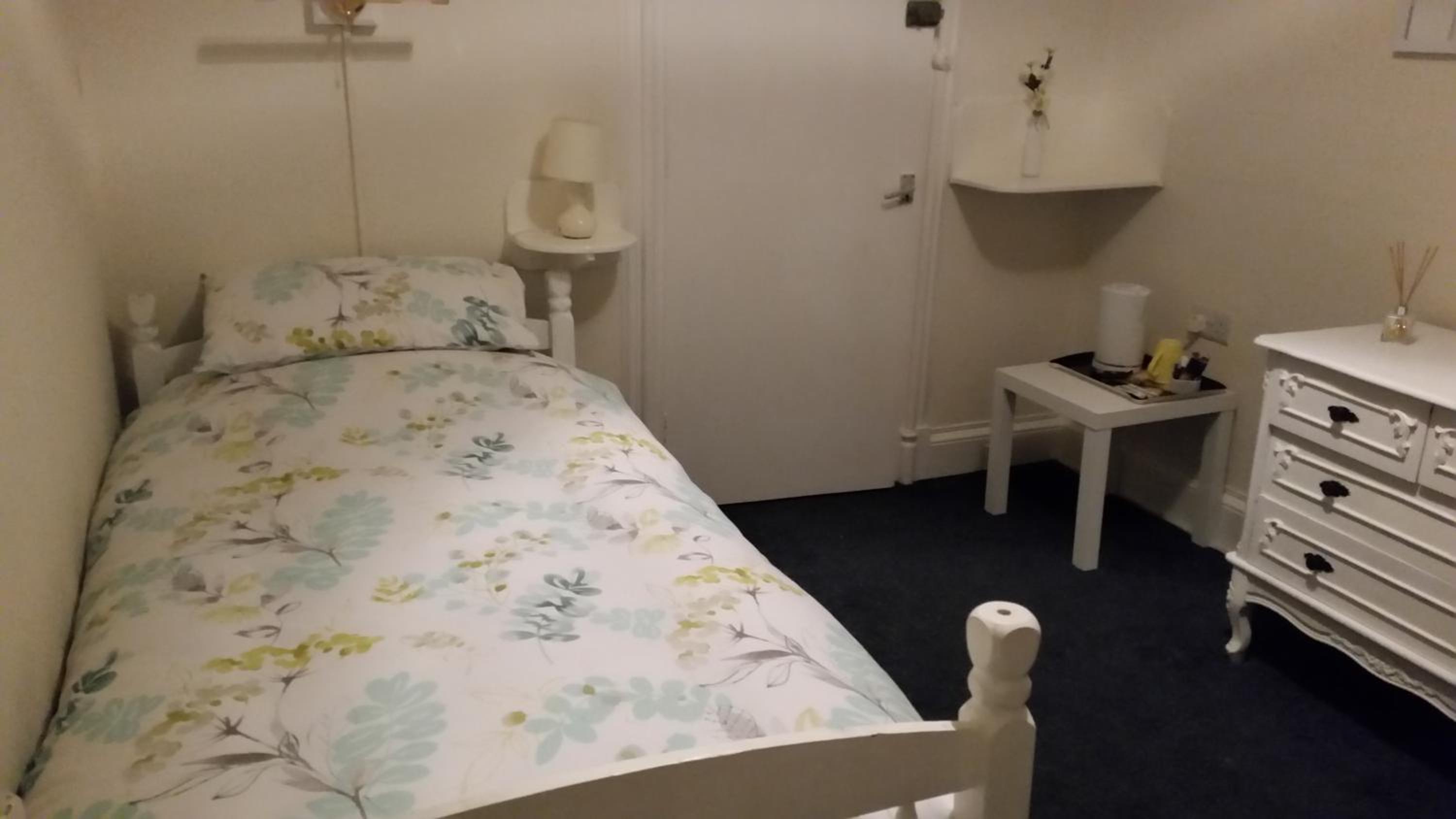 Single Room With Bathroom photo 1