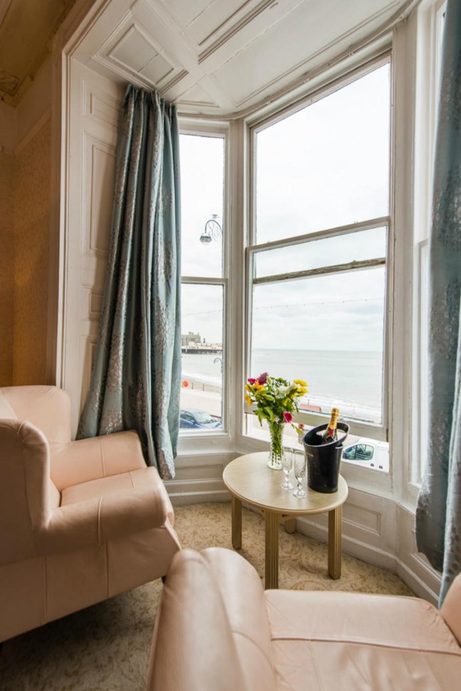 Deluxe Double or Twin Room photo 3