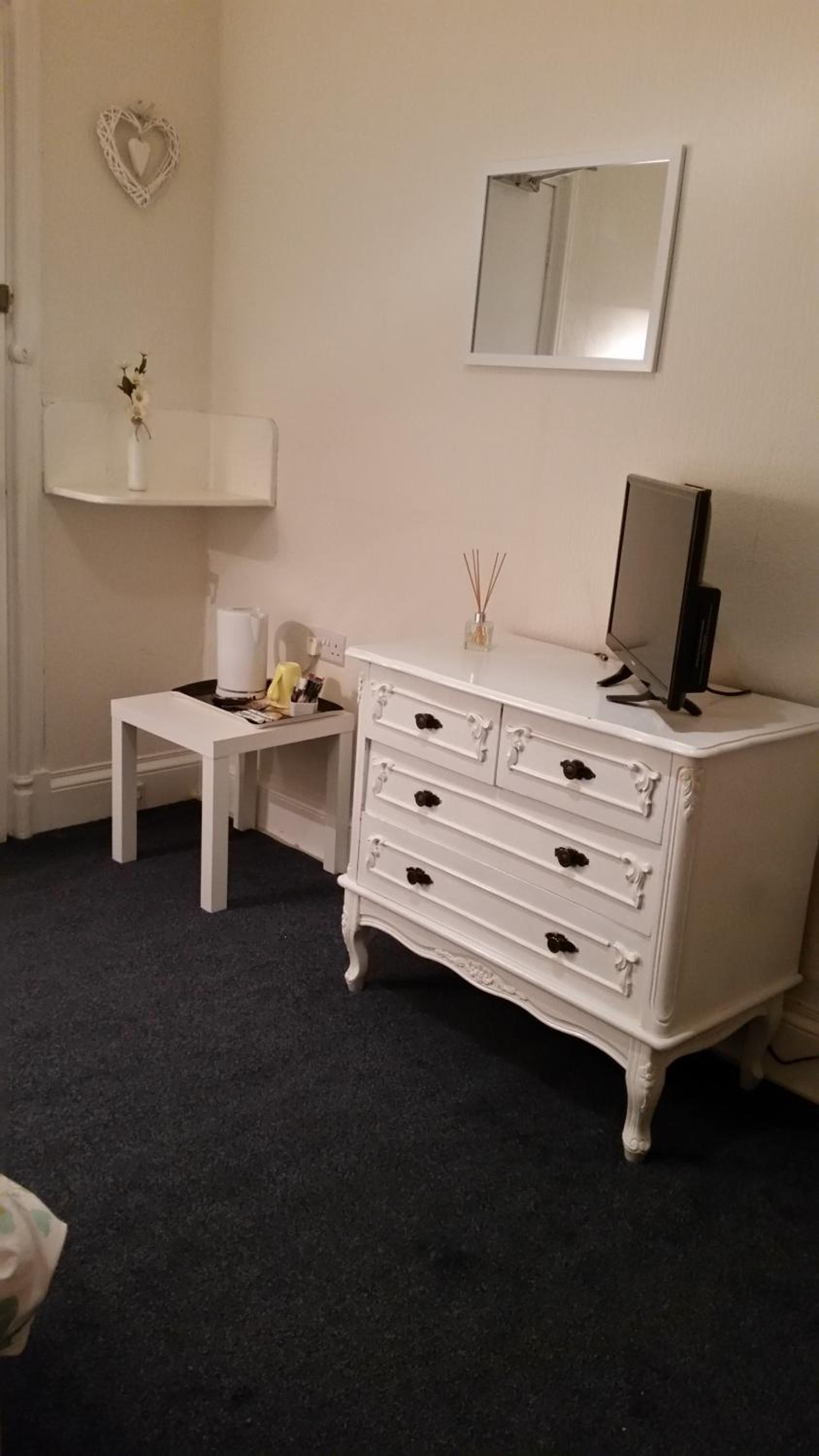 Single Room With Bathroom photo 2