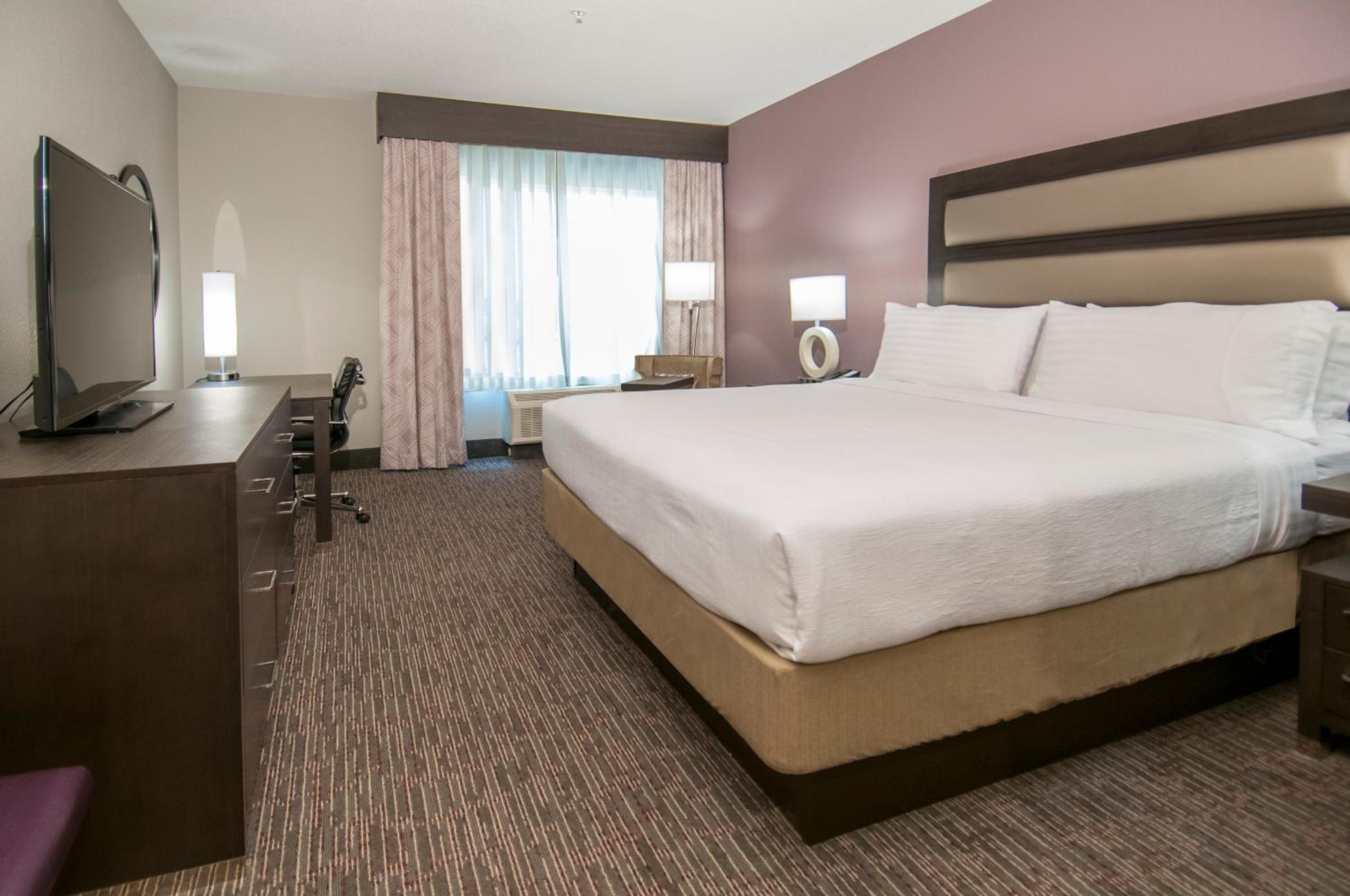 King Room - Hearing Accessible - Non-Smoking