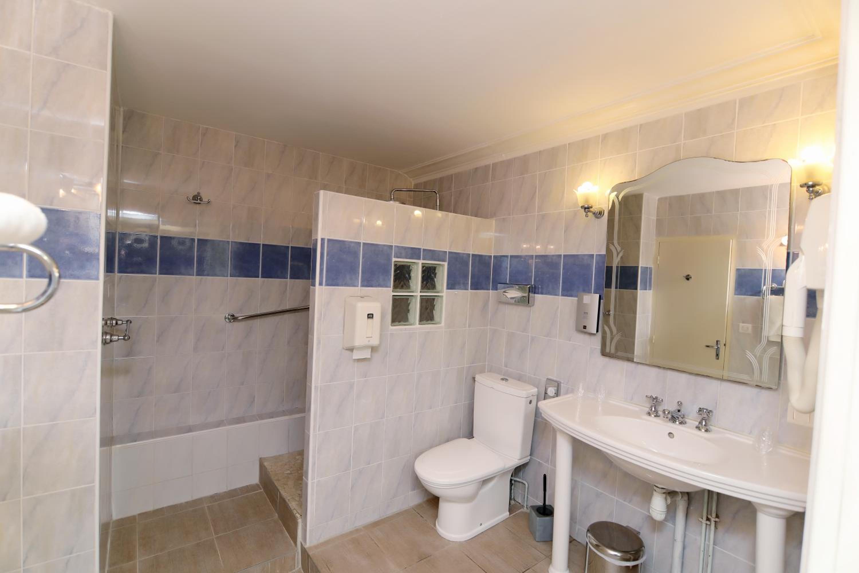Premium Triple Room - Photo 5
