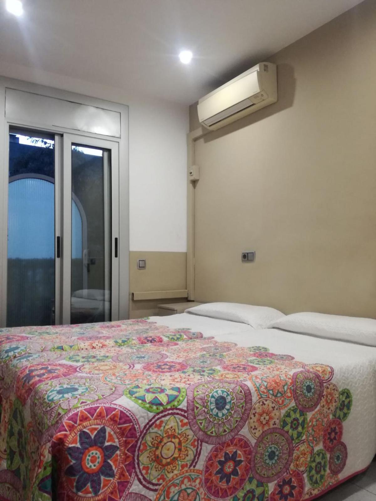 Habitación Doble Básica con Baño Privado