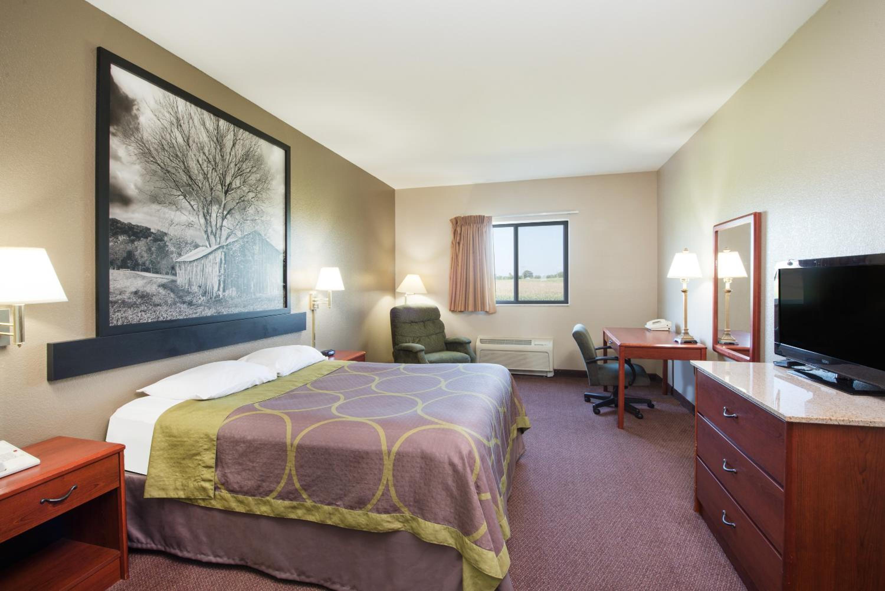 King Room - Non-Smoking - Photo 2