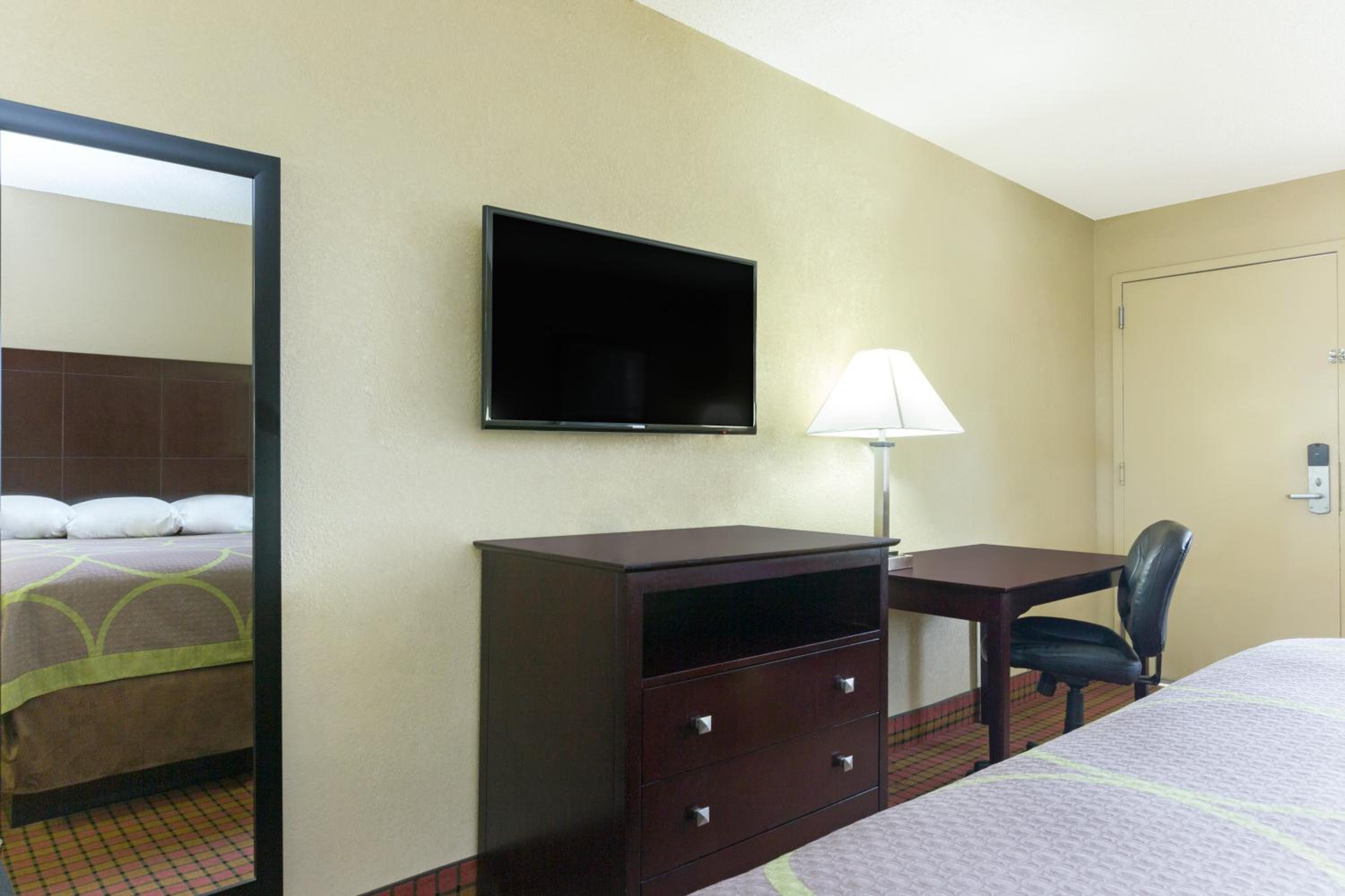 Double Room with Two Double Beds - Non-Smoking - Photo 6