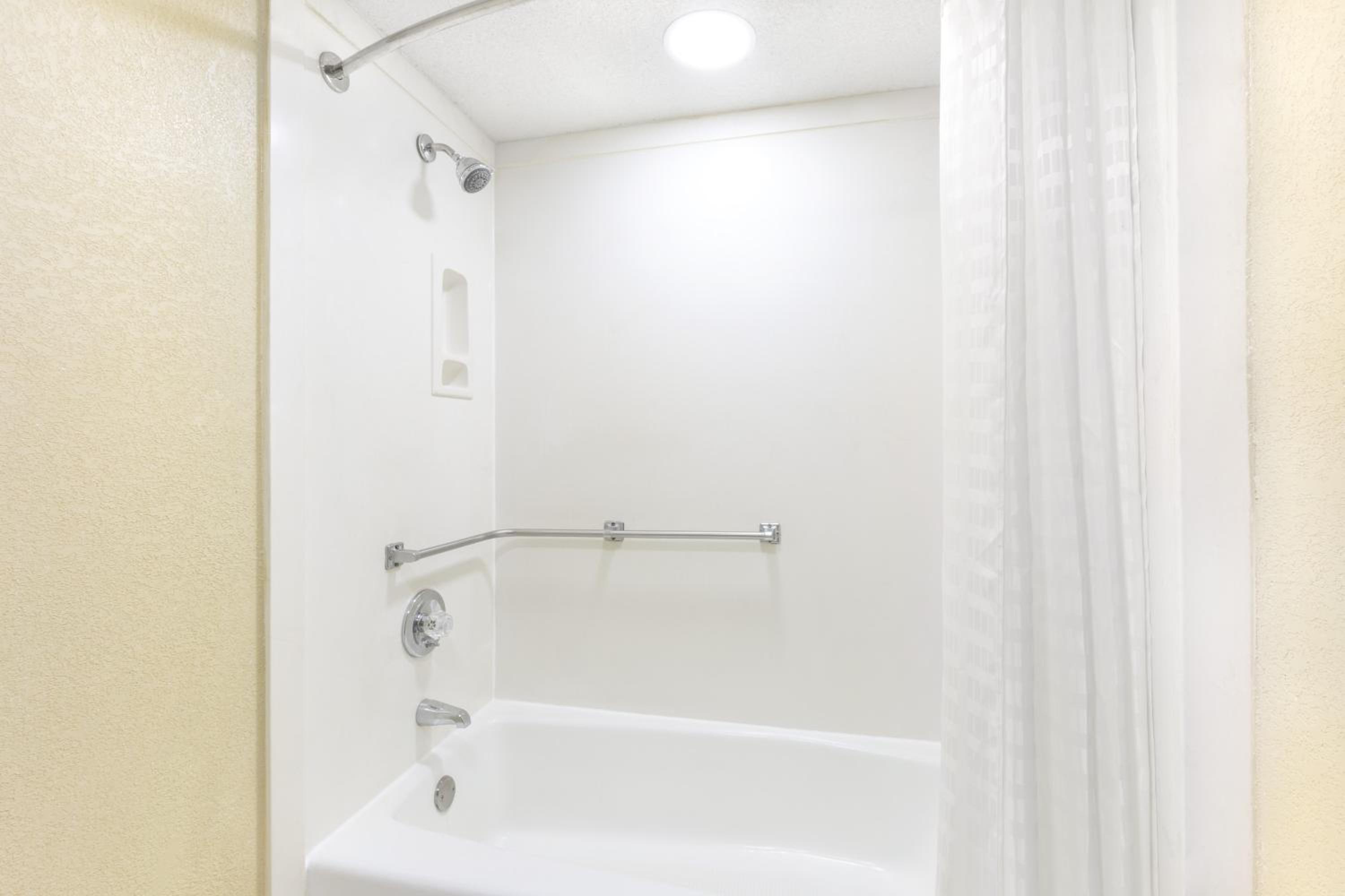 King Room - Mobility Access/ Smoking photo 3
