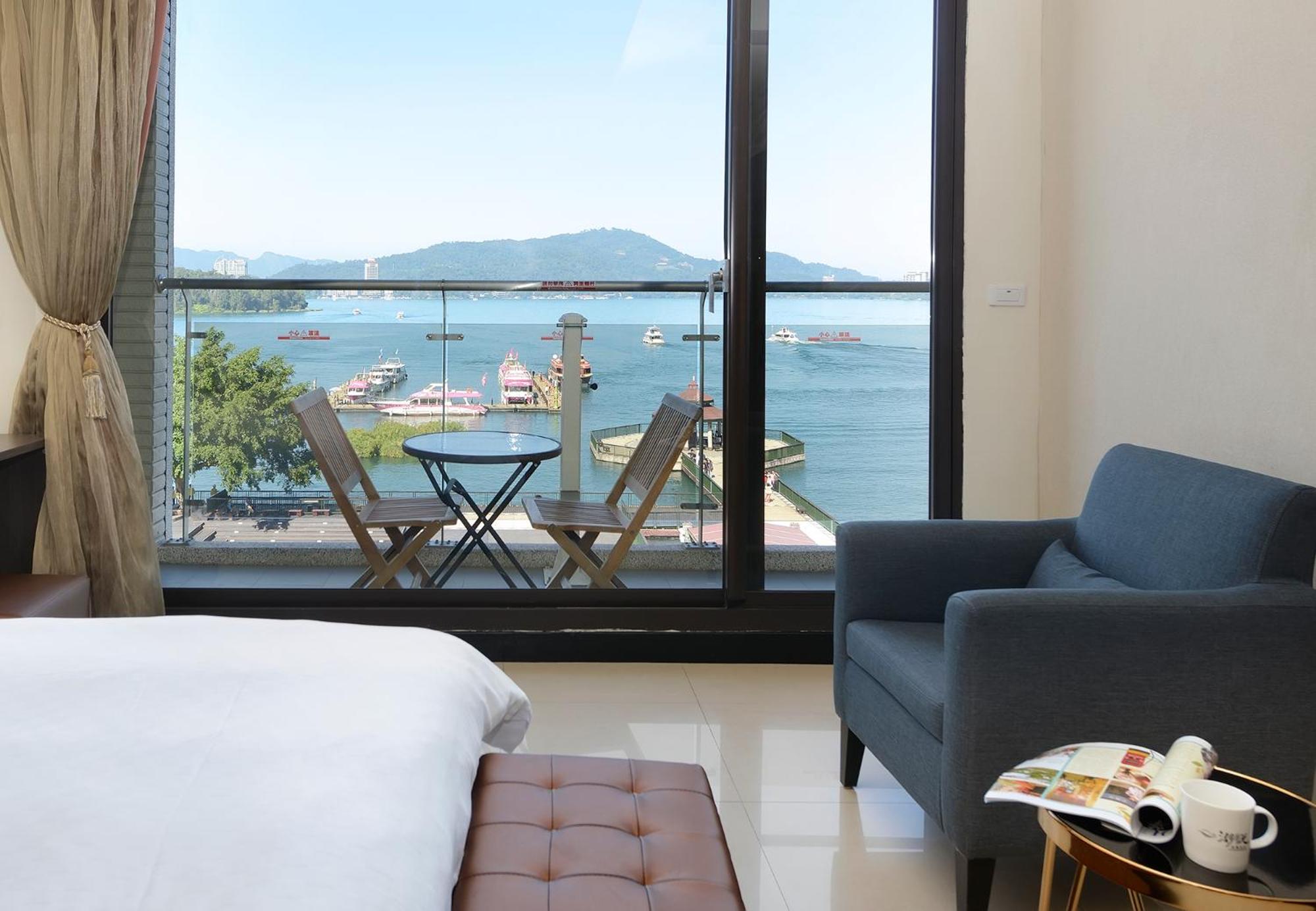 Quadruple Room with Lake View