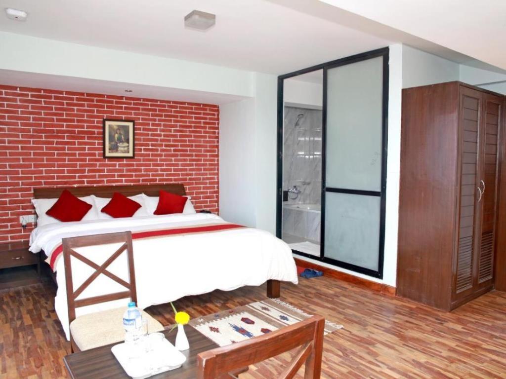 Deluxe Double or Twin Room - Photo 5