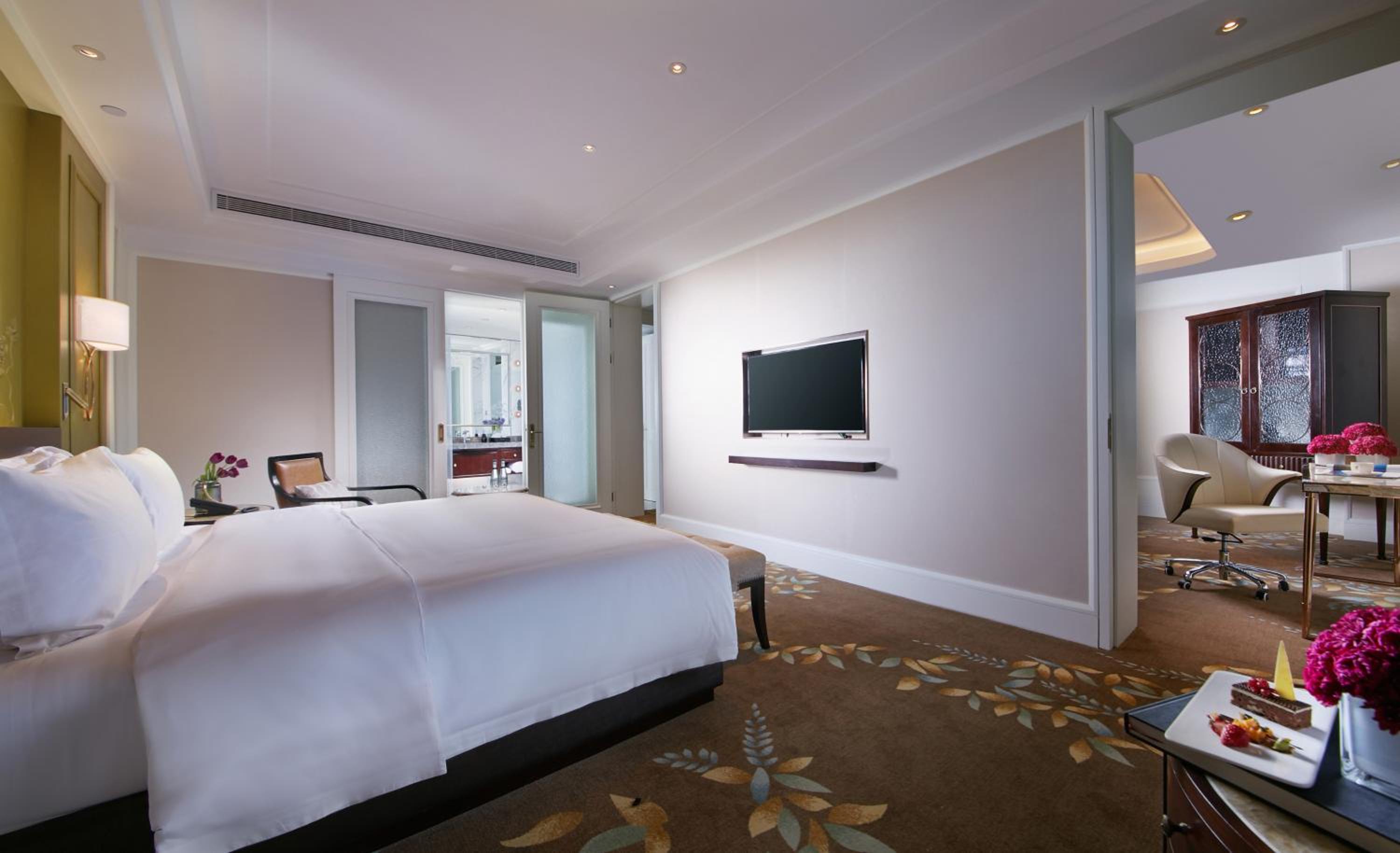 Superior King Room photo 3