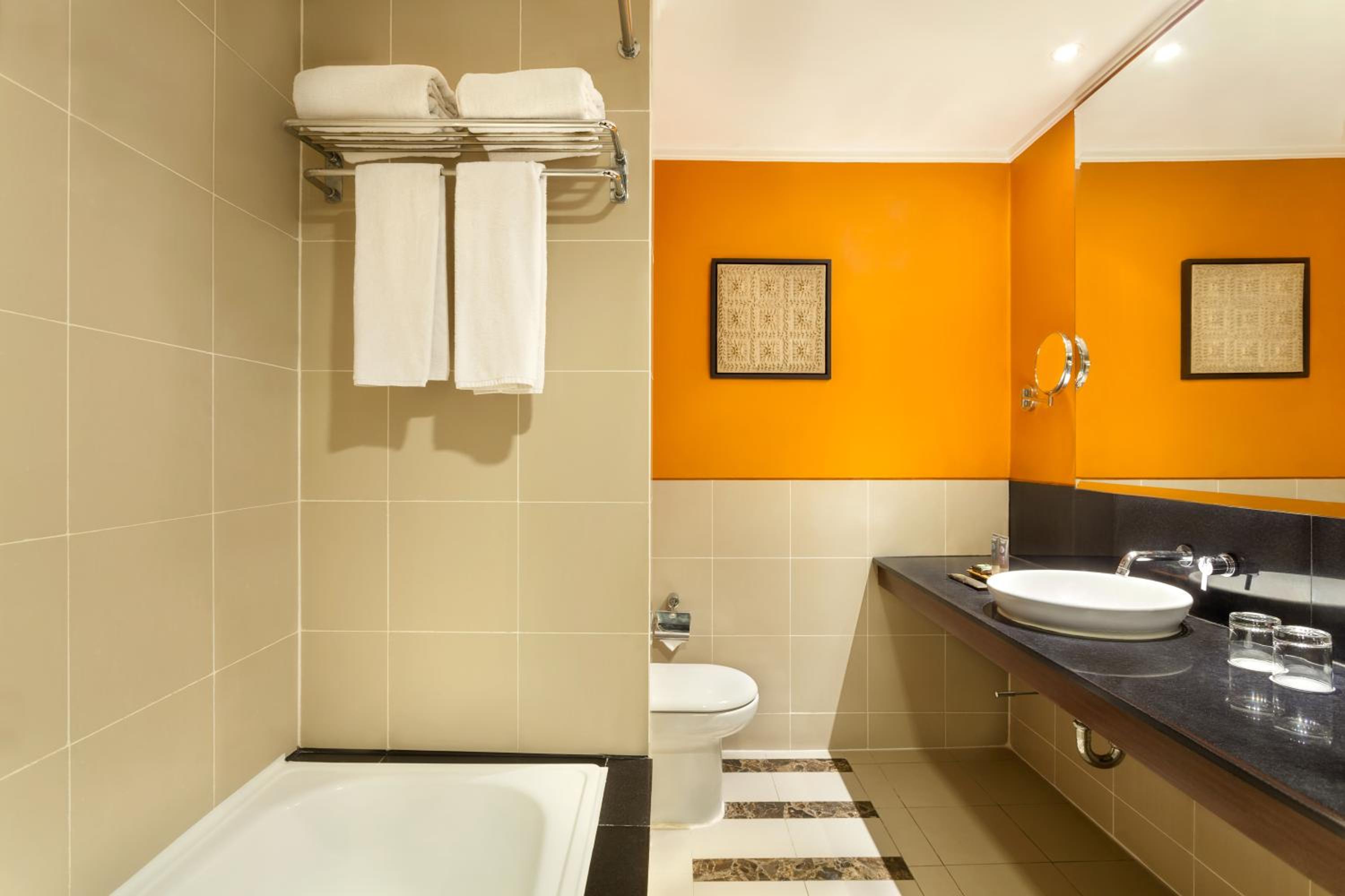 Standard Queen Room - Photo 3