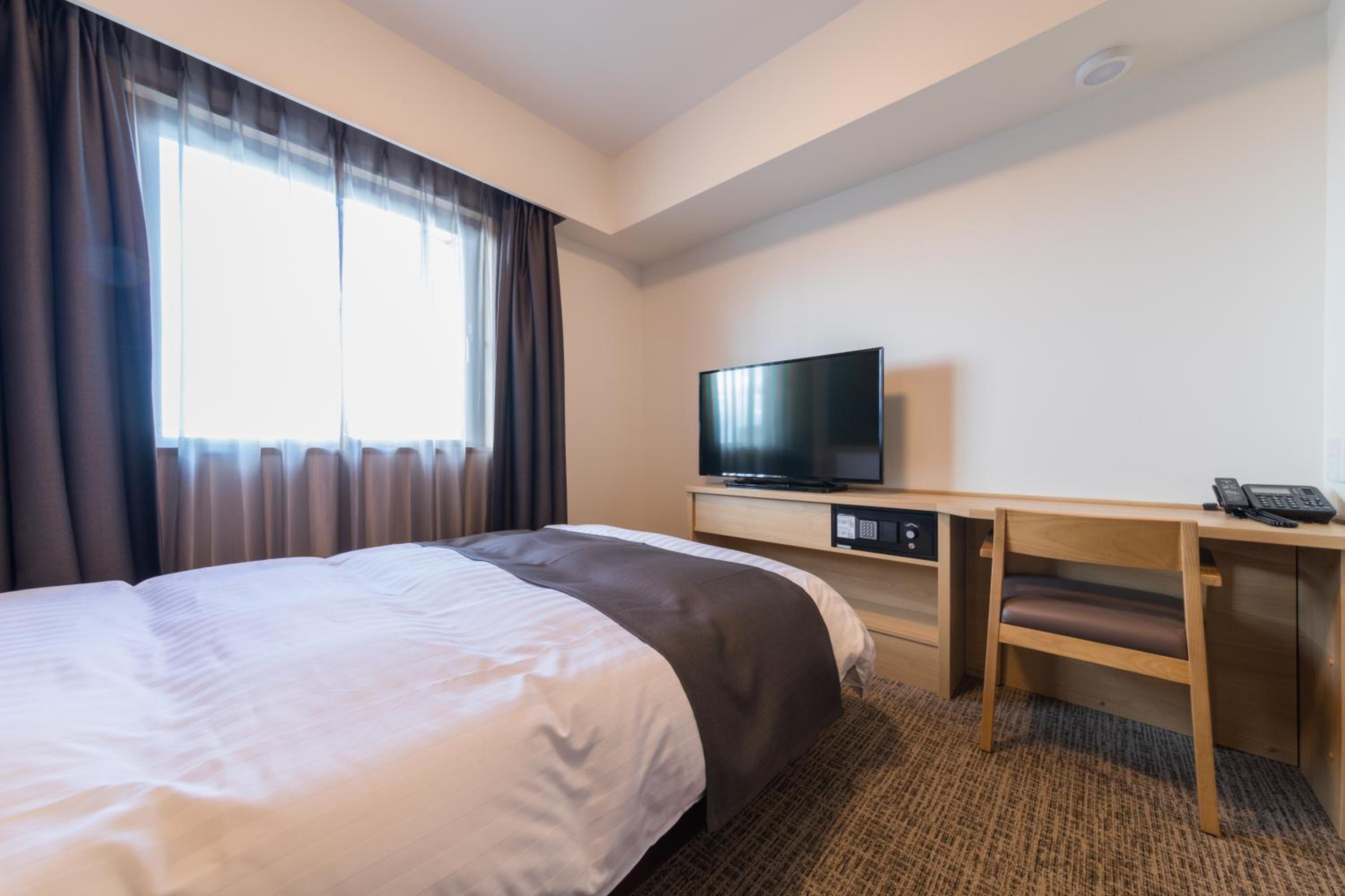 Double Room for Single Use - Non-Smoking photo 2