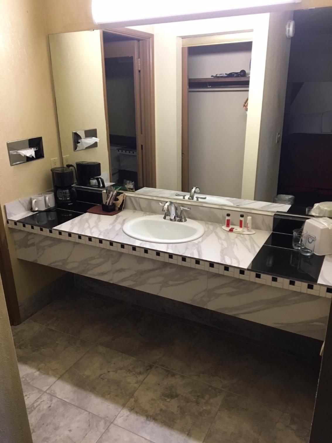 King Studio Suite - Non-Smoking - Photo 2