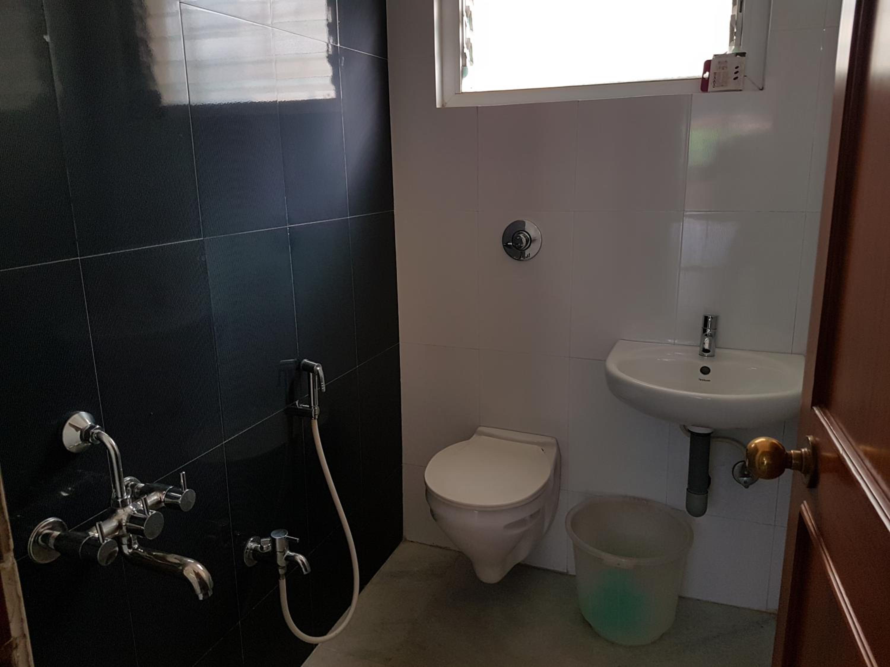 One-Bedroom Apartment - Photo 13