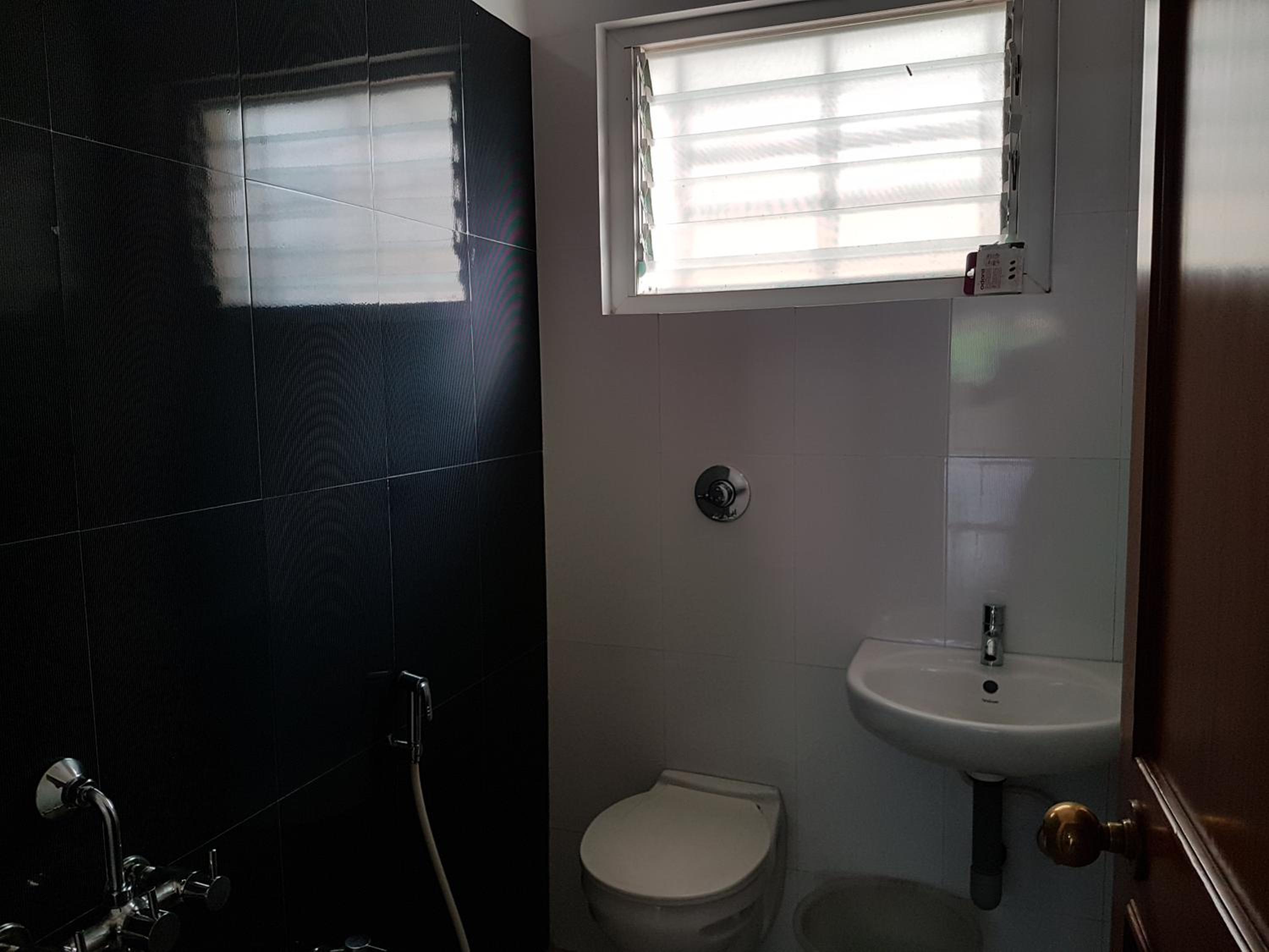 One-Bedroom Apartment - Photo 12