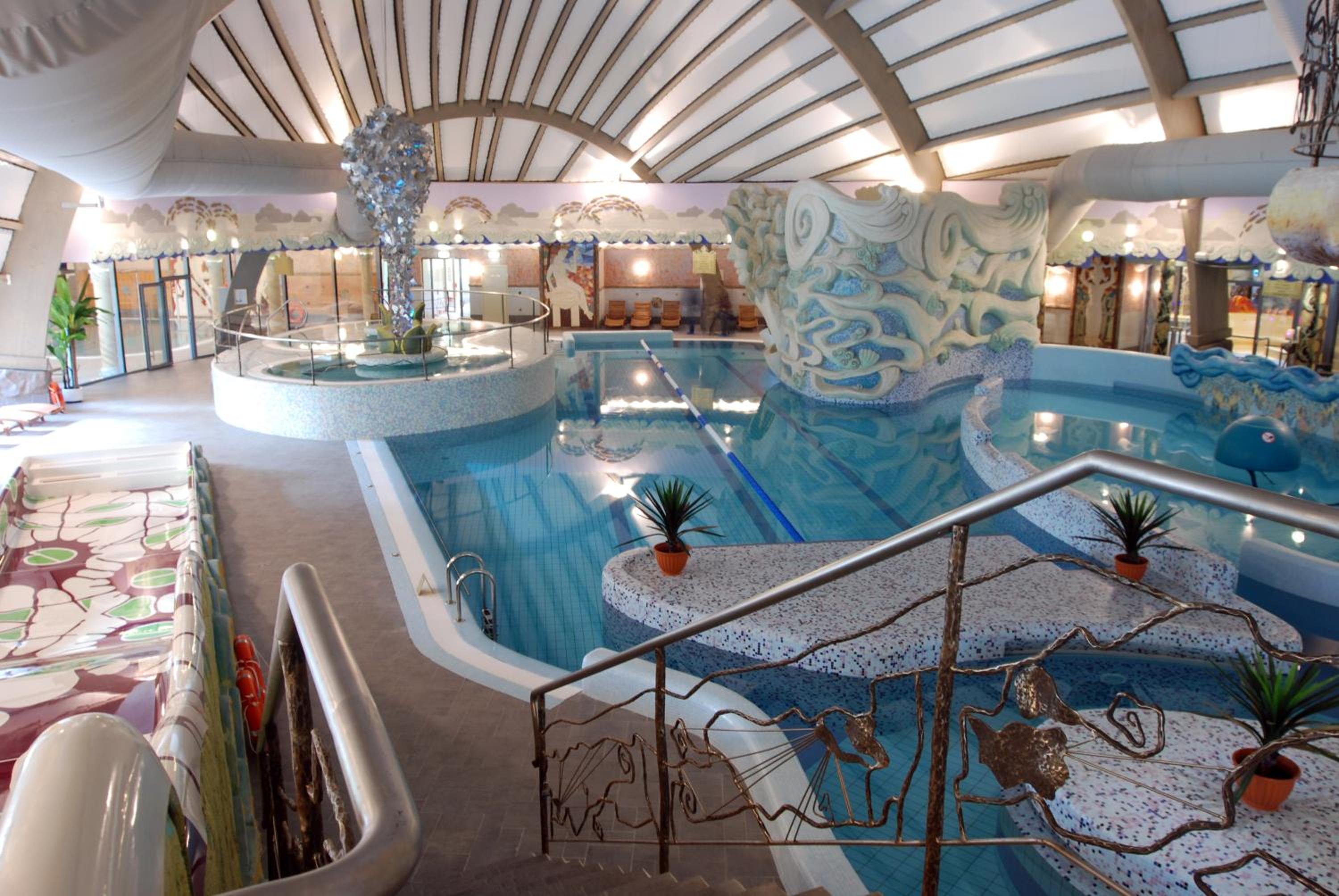 Junior Suite with Spa Access - Photo 7