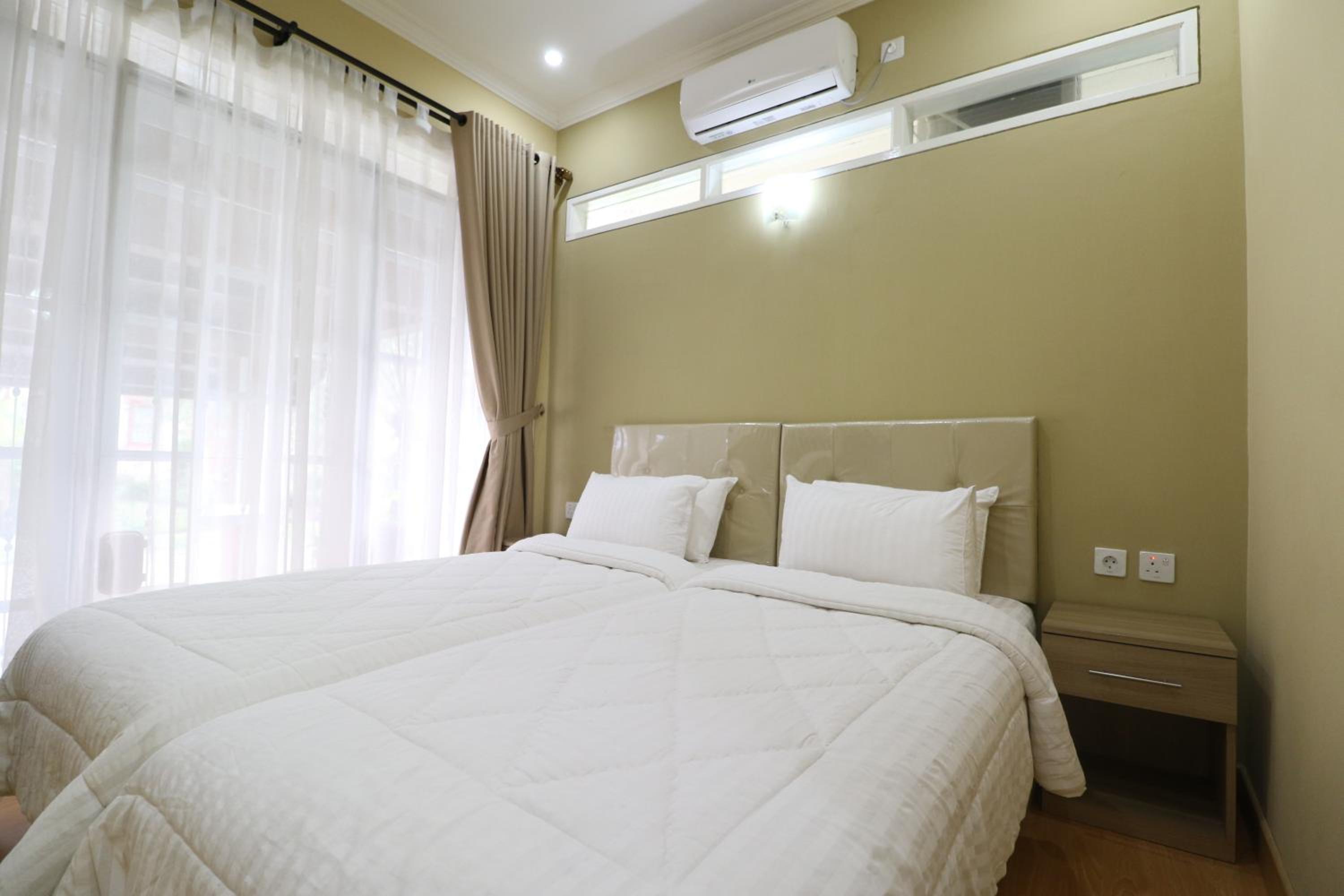 Three-Bedroom Villa photo 1