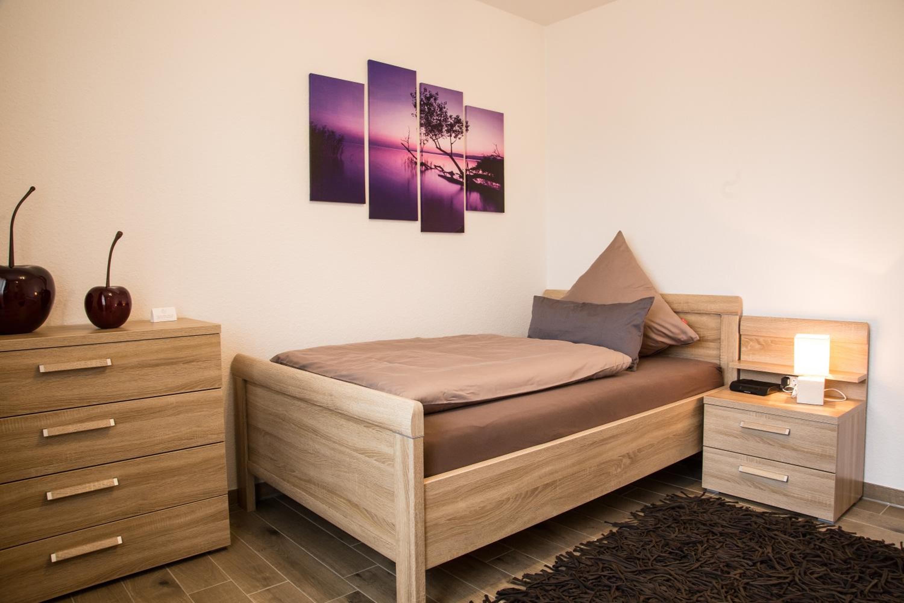 One-Bedroom Apartment photo 1