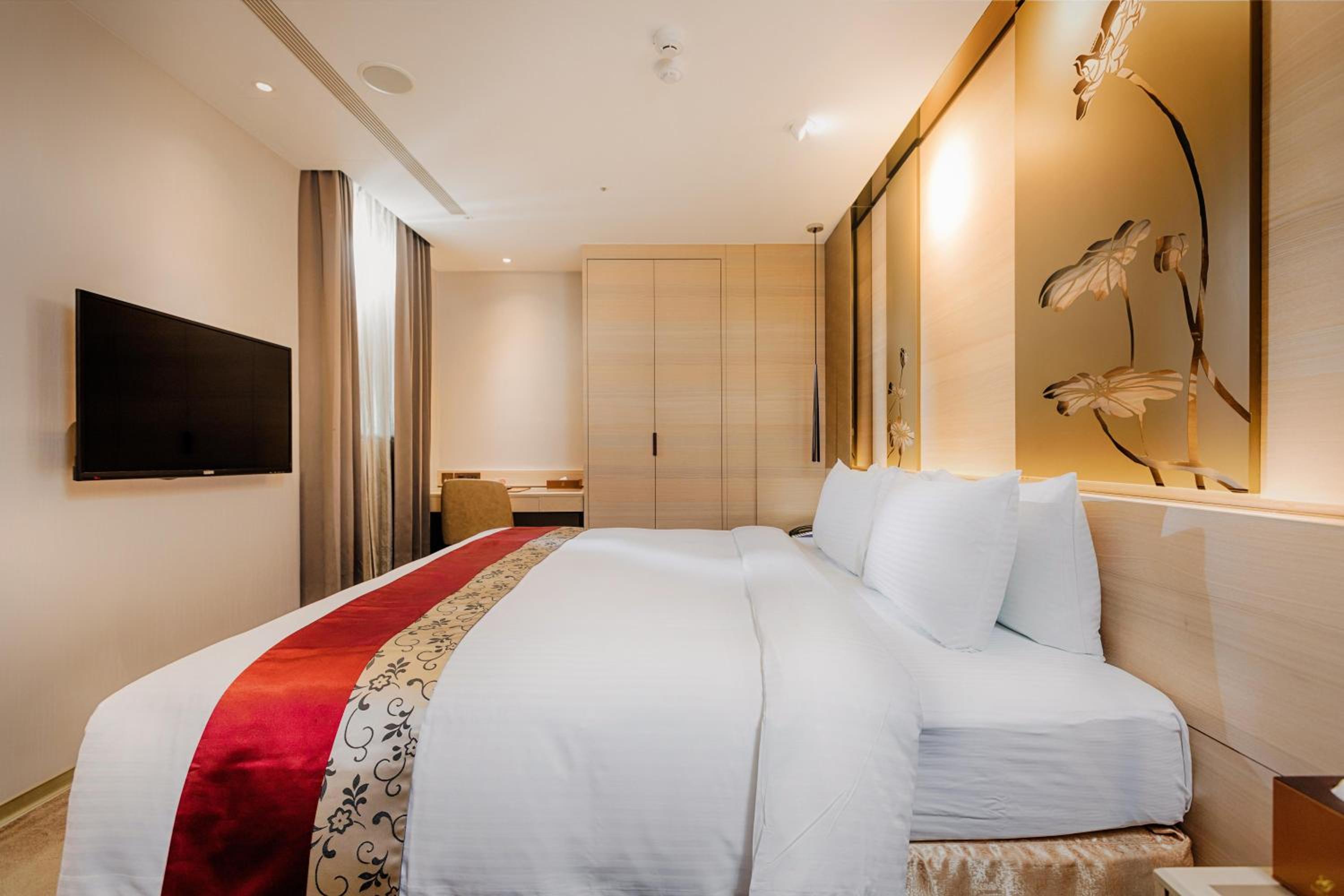 Comfort Double Room with Internal Window photo 2