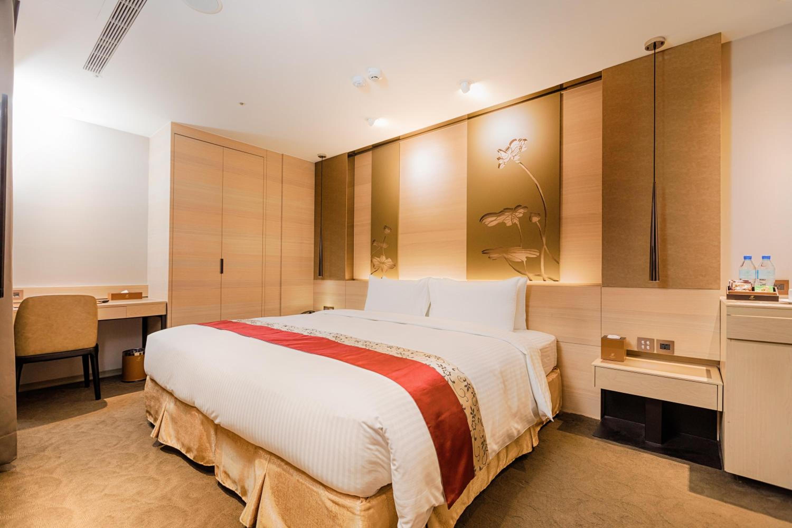 Comfort Double Room with Internal Window photo 1