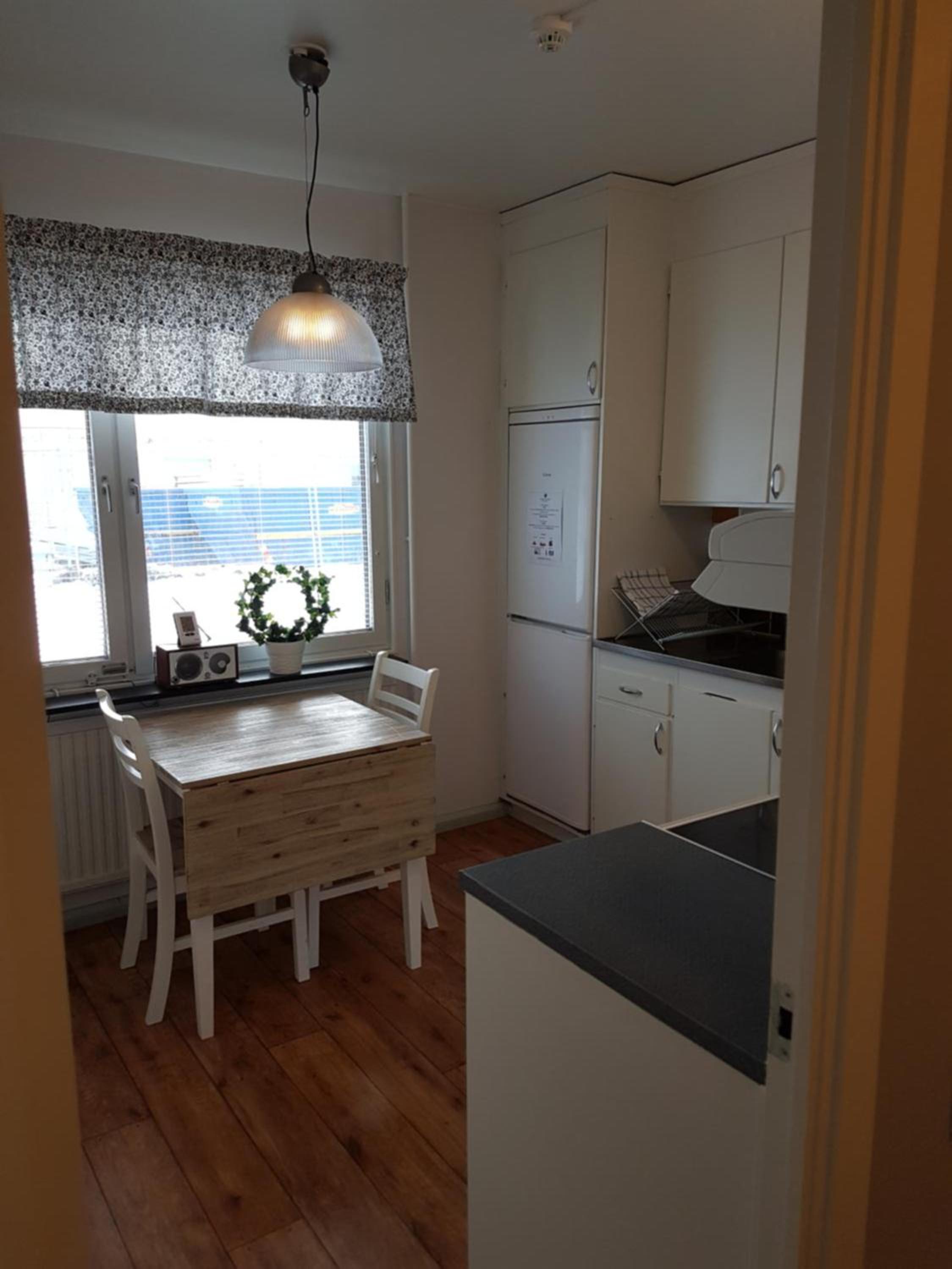 One-Bedroom Apartment photo 2