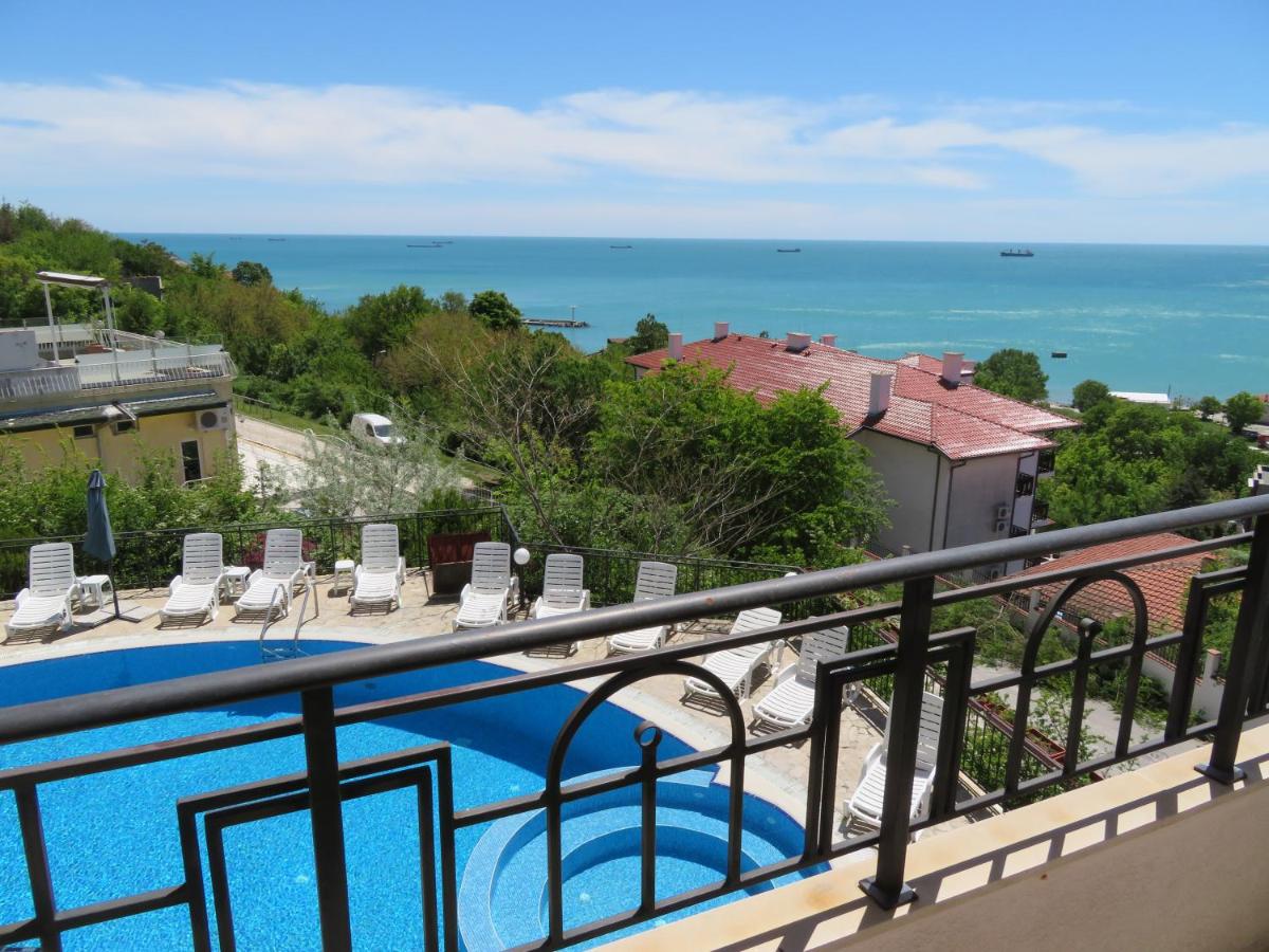 Apartment with Sea View photo 2