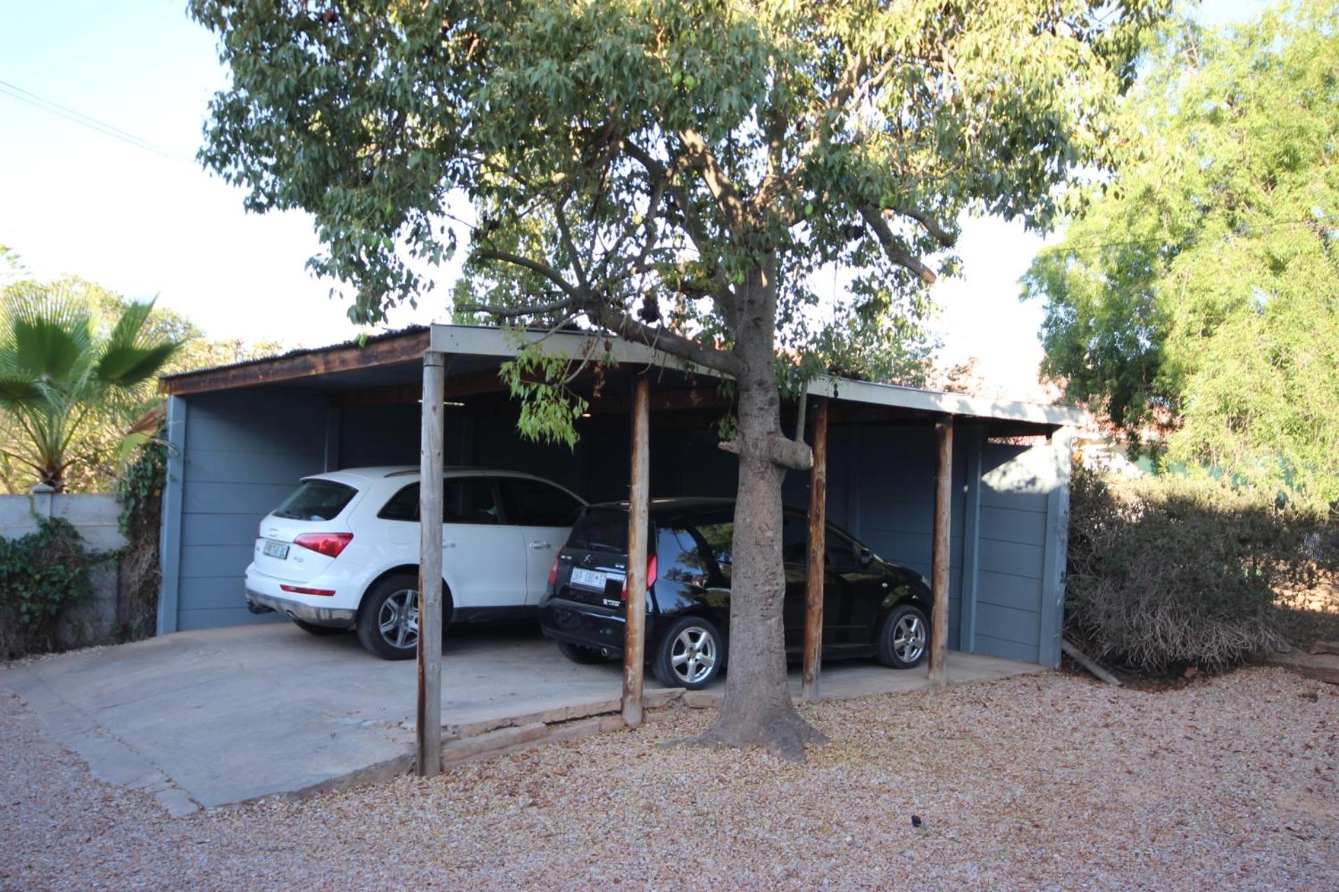 Double Room with Patio - Photo 10