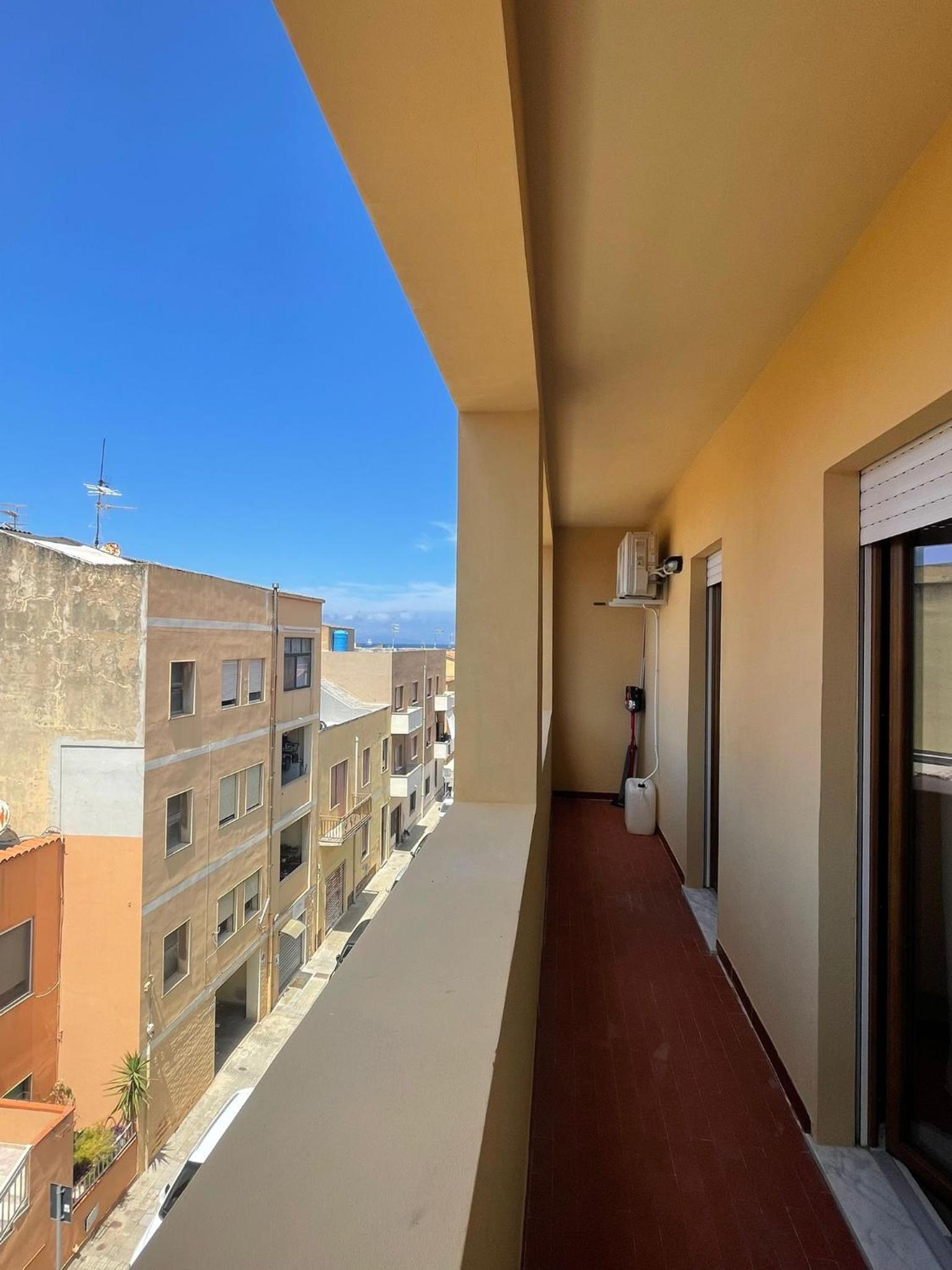Studio with Balcony photo 1