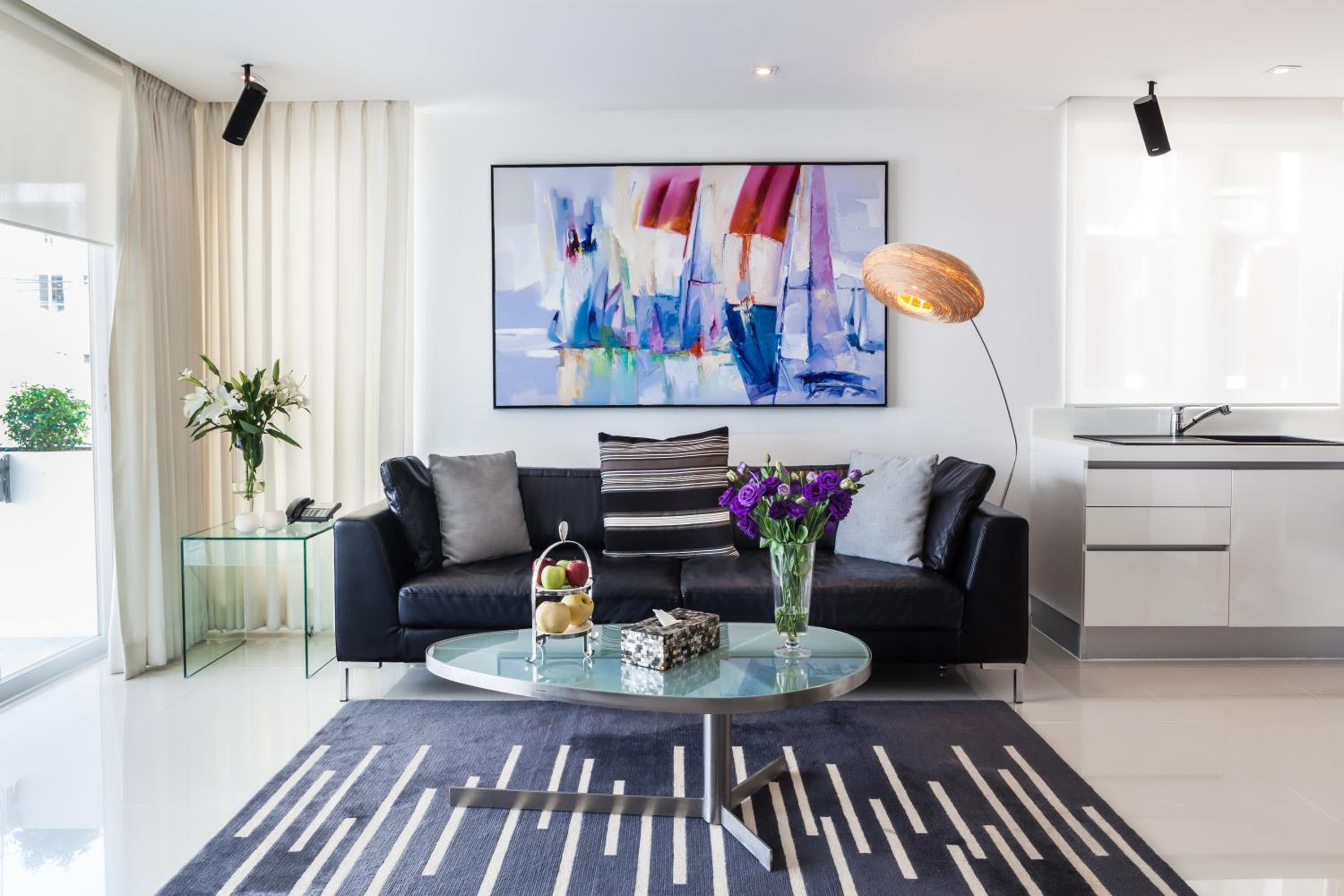 1 Bedroom Deluxe Suite (Front Guaranteed)
