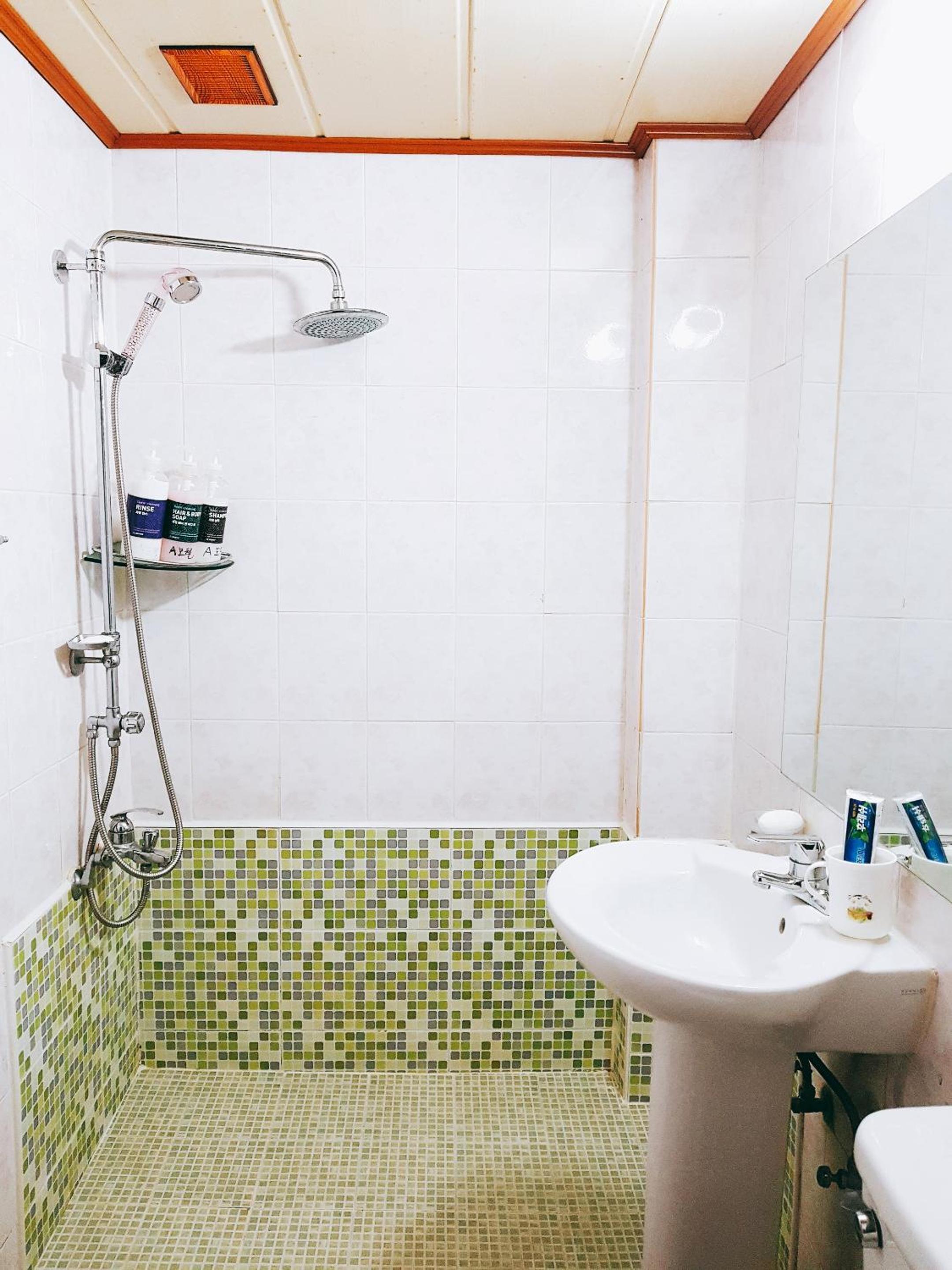 Standard Double Room - Photo 2