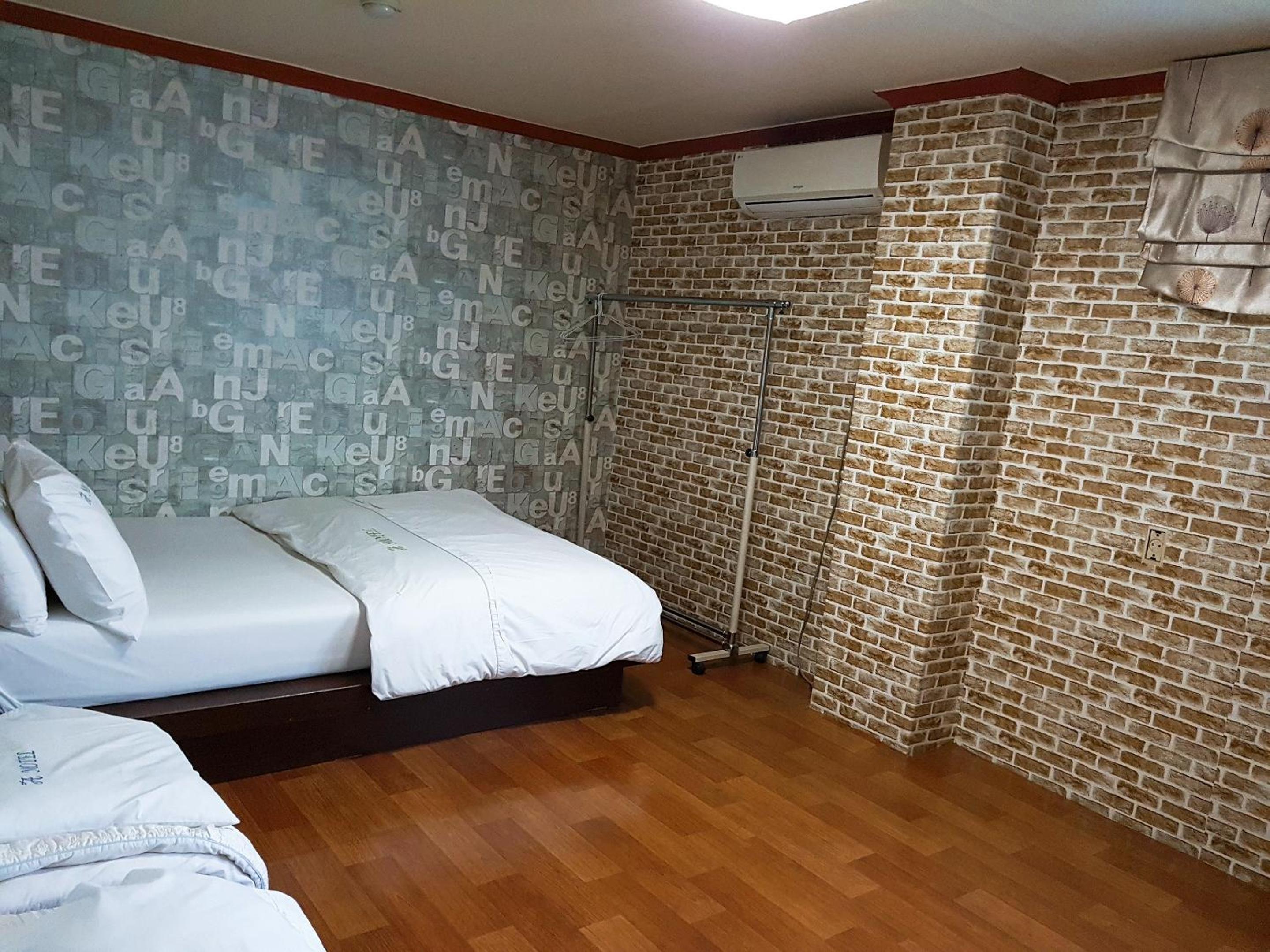 Standard Double Room - Photo 1