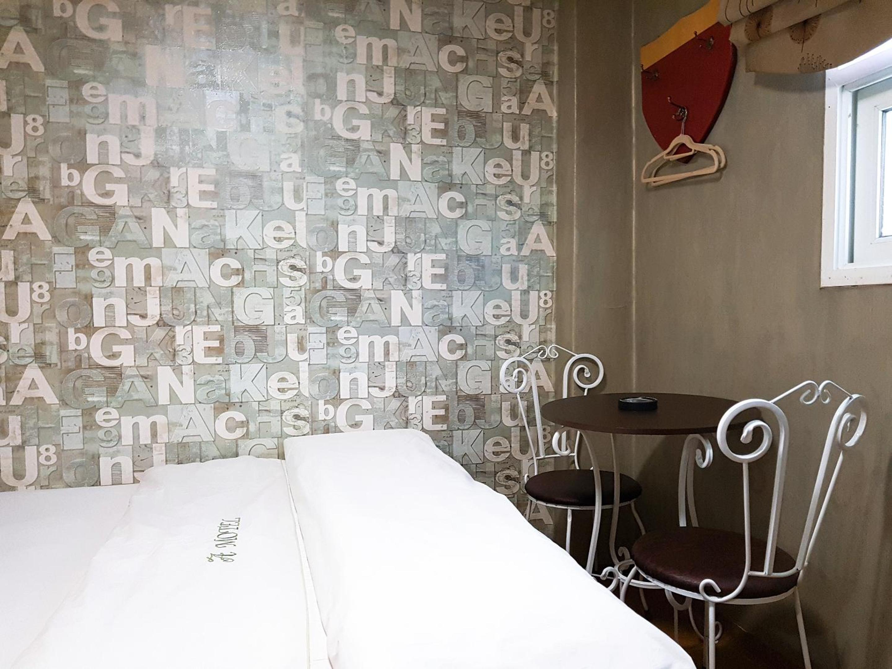 Standard Double Room - Photo 3
