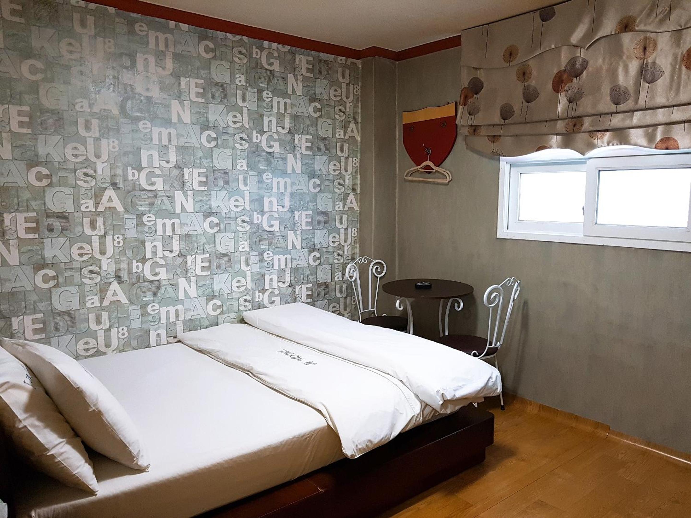 Standard Double Room - Photo 6