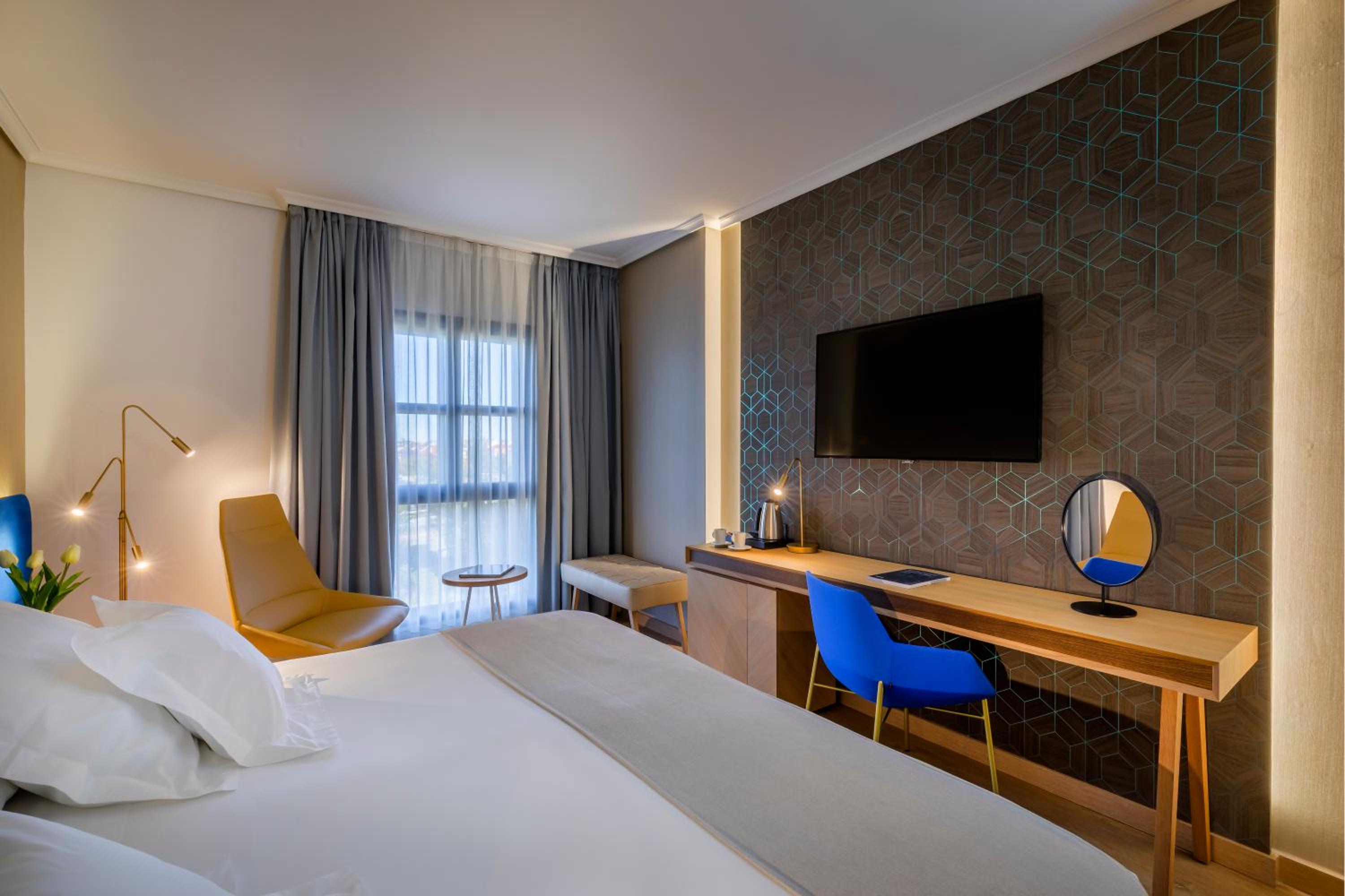 Deluxe Double Or Twin Room (1 Adult) - Photo 3