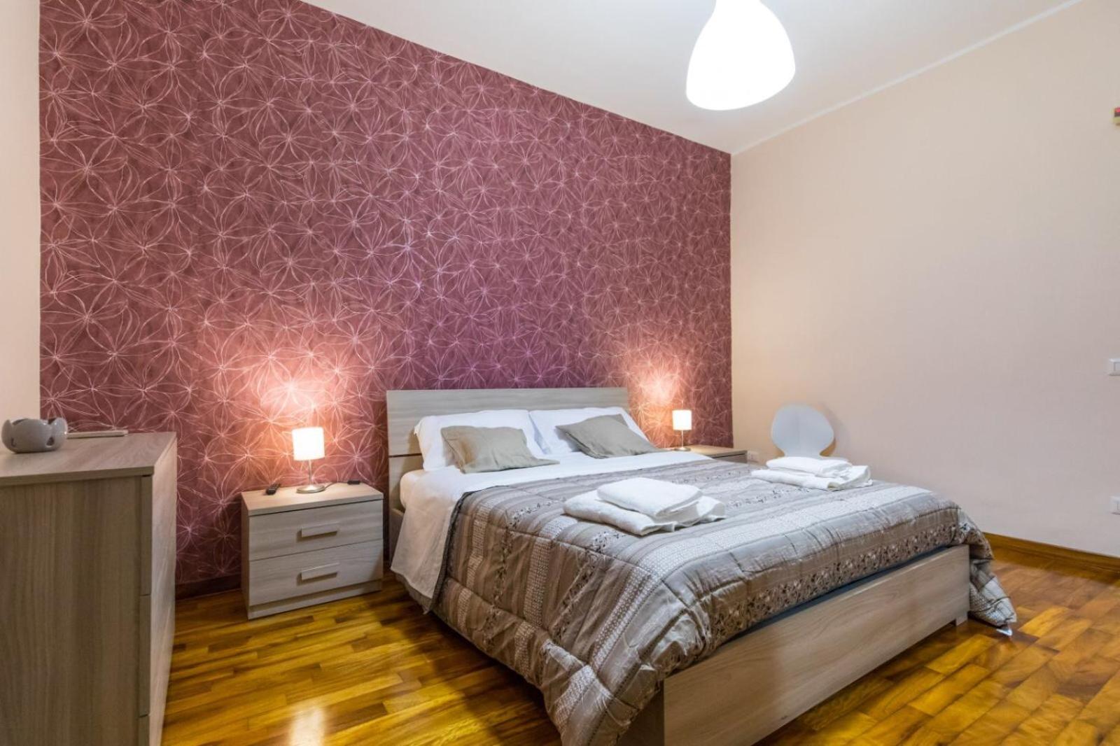 Double Room with extra bed with private bathroom - Photo 4