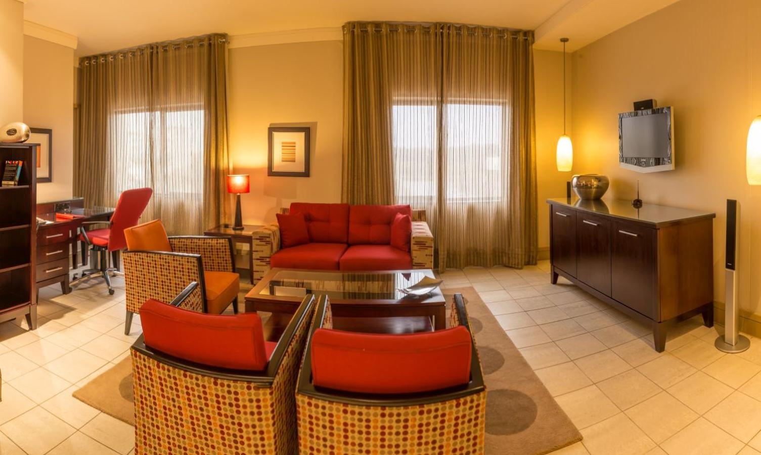 Executive Suite - Photo 4